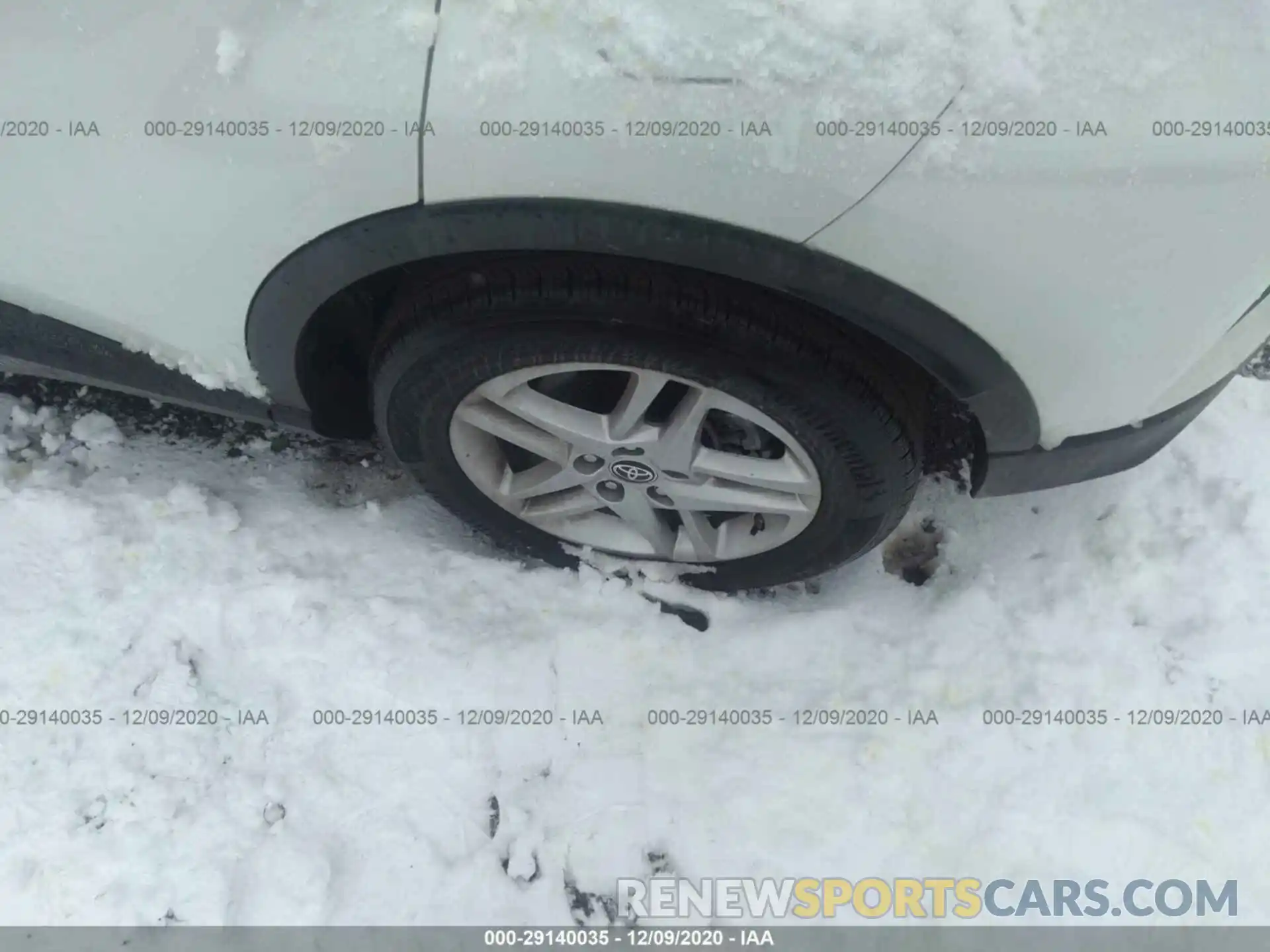 13 Photograph of a damaged car NMTKHMBX8LR107560 TOYOTA C-HR 2020