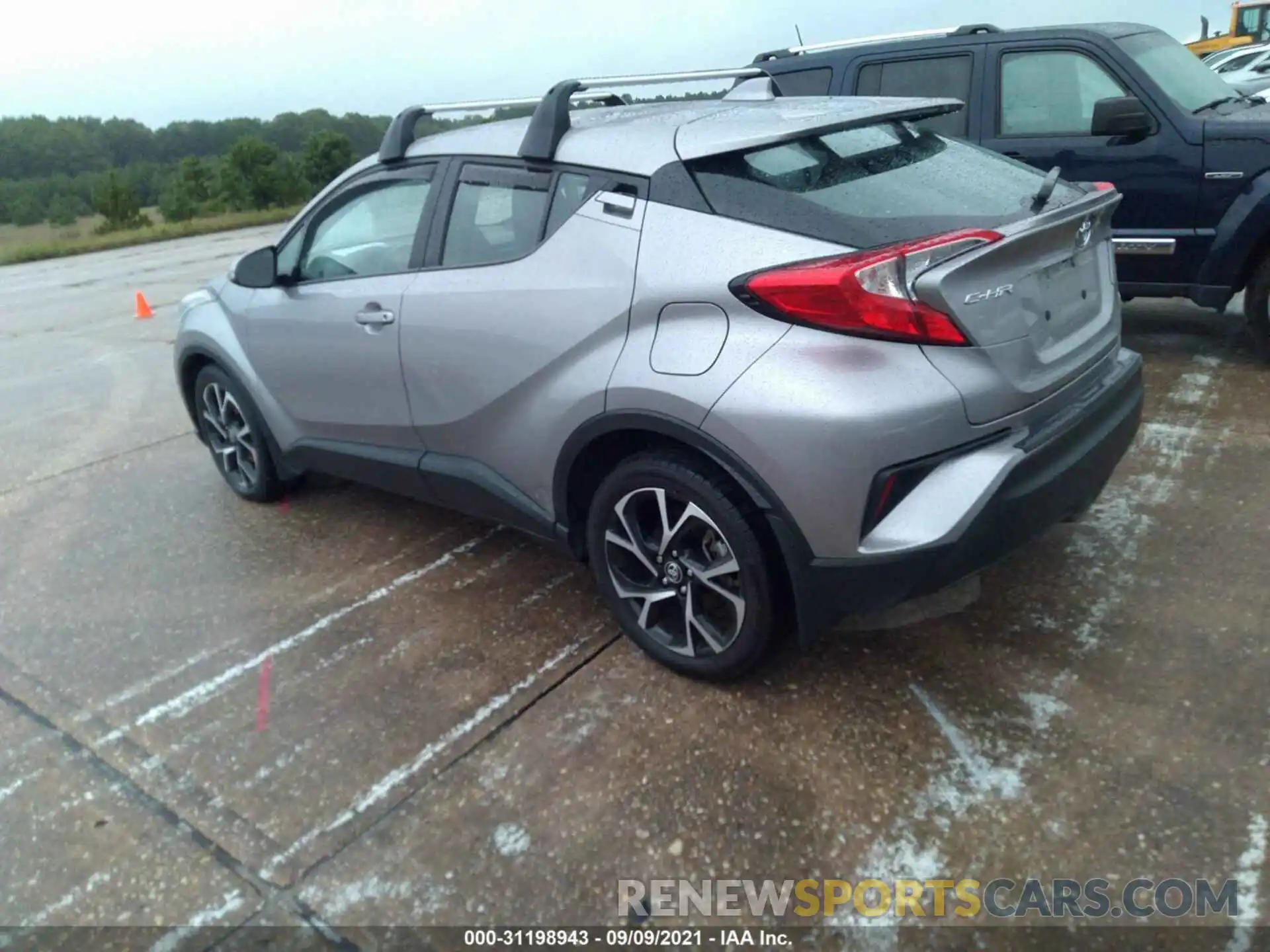 3 Photograph of a damaged car NMTKHMBX8LR108207 TOYOTA C-HR 2020