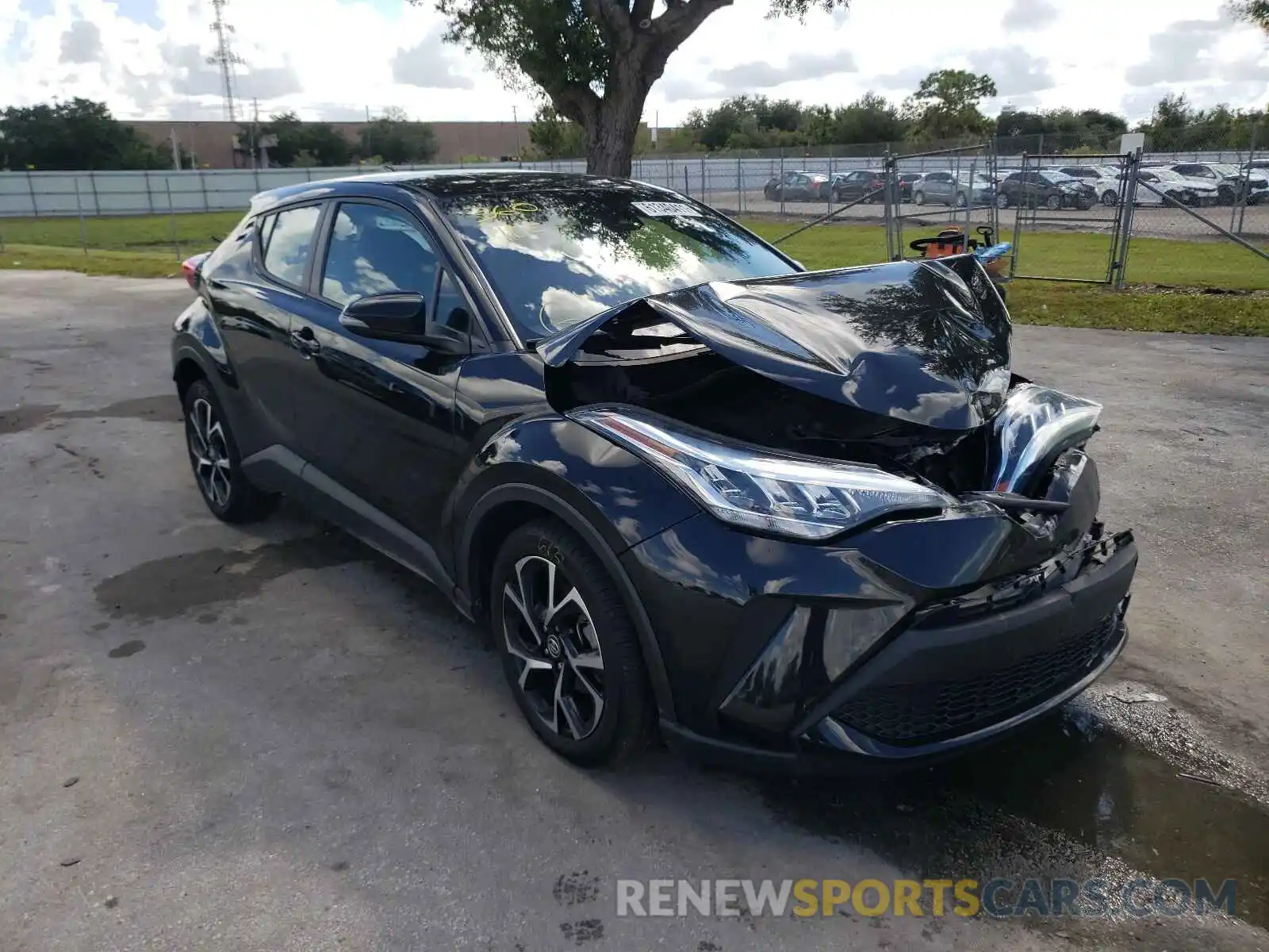 1 Photograph of a damaged car NMTKHMBX8LR109051 TOYOTA C-HR 2020