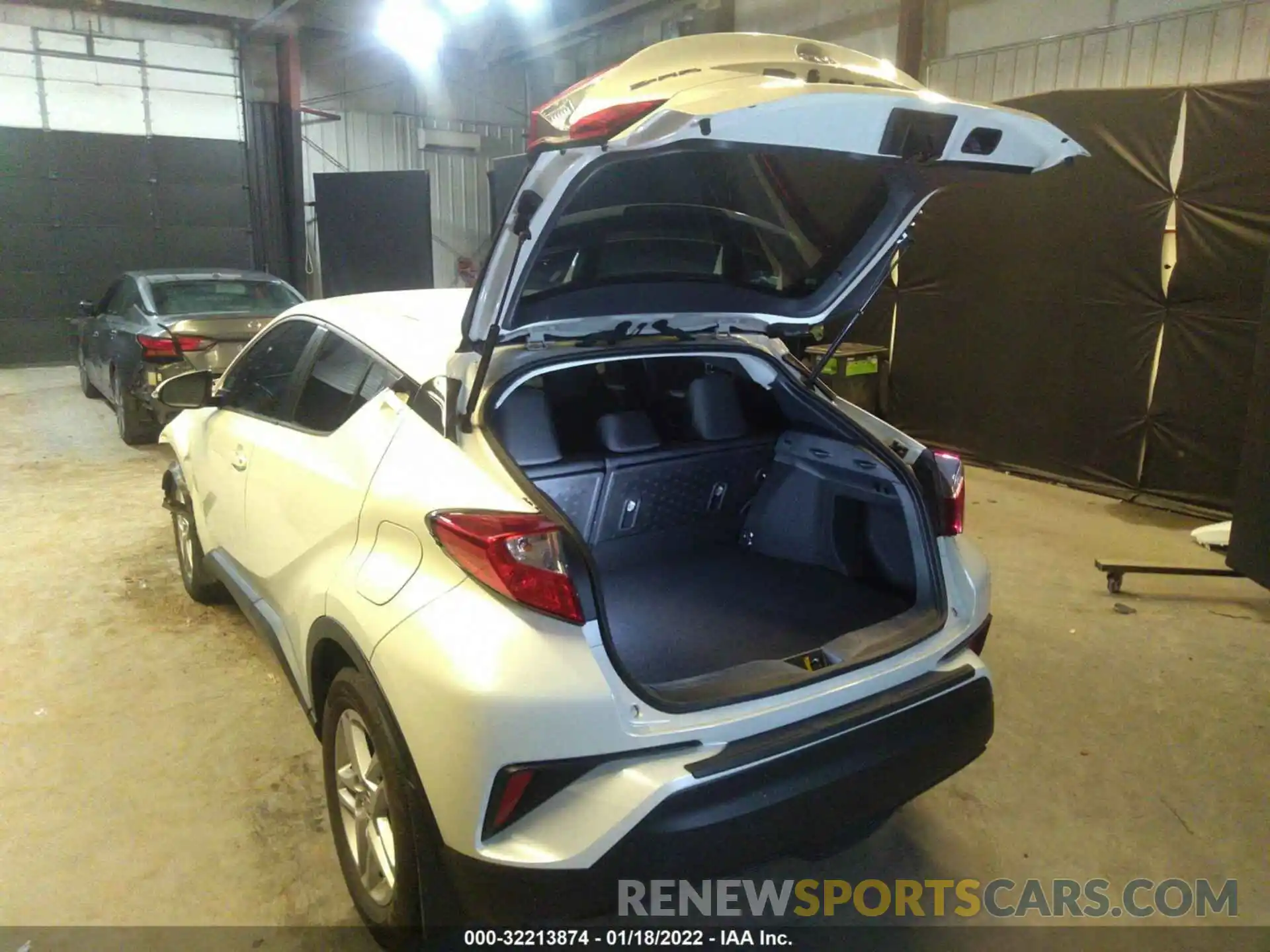 3 Photograph of a damaged car NMTKHMBX8LR109356 TOYOTA C-HR 2020