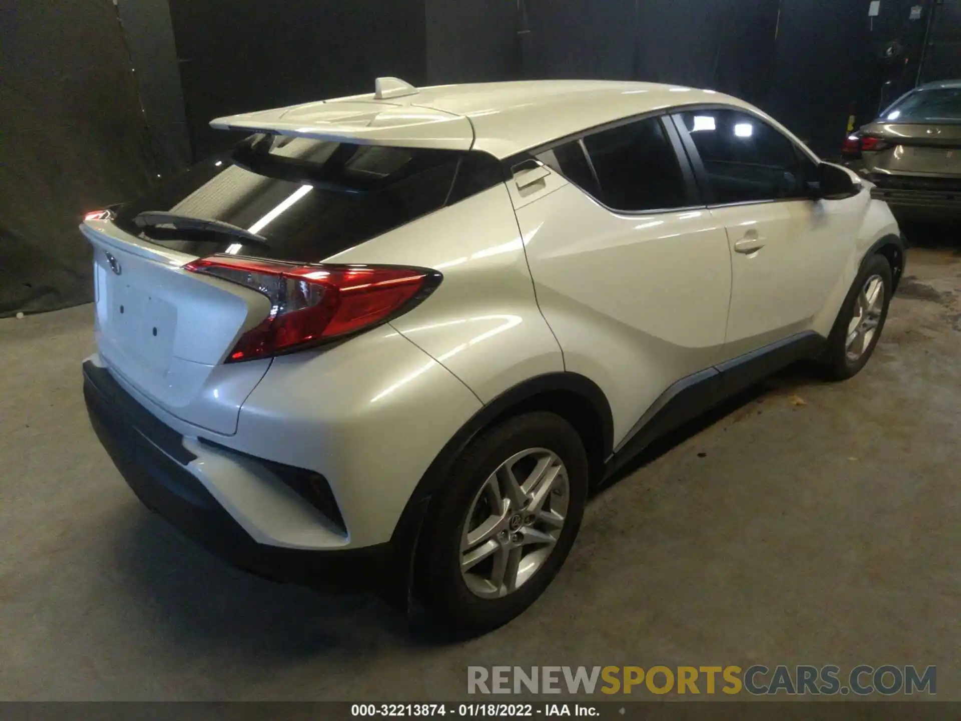 4 Фотография поврежденного автомобиля NMTKHMBX8LR109356 TOYOTA C-HR 2020