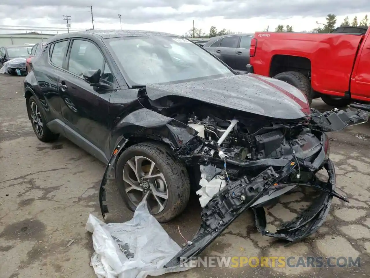 1 Photograph of a damaged car NMTKHMBX8LR118090 TOYOTA C-HR 2020