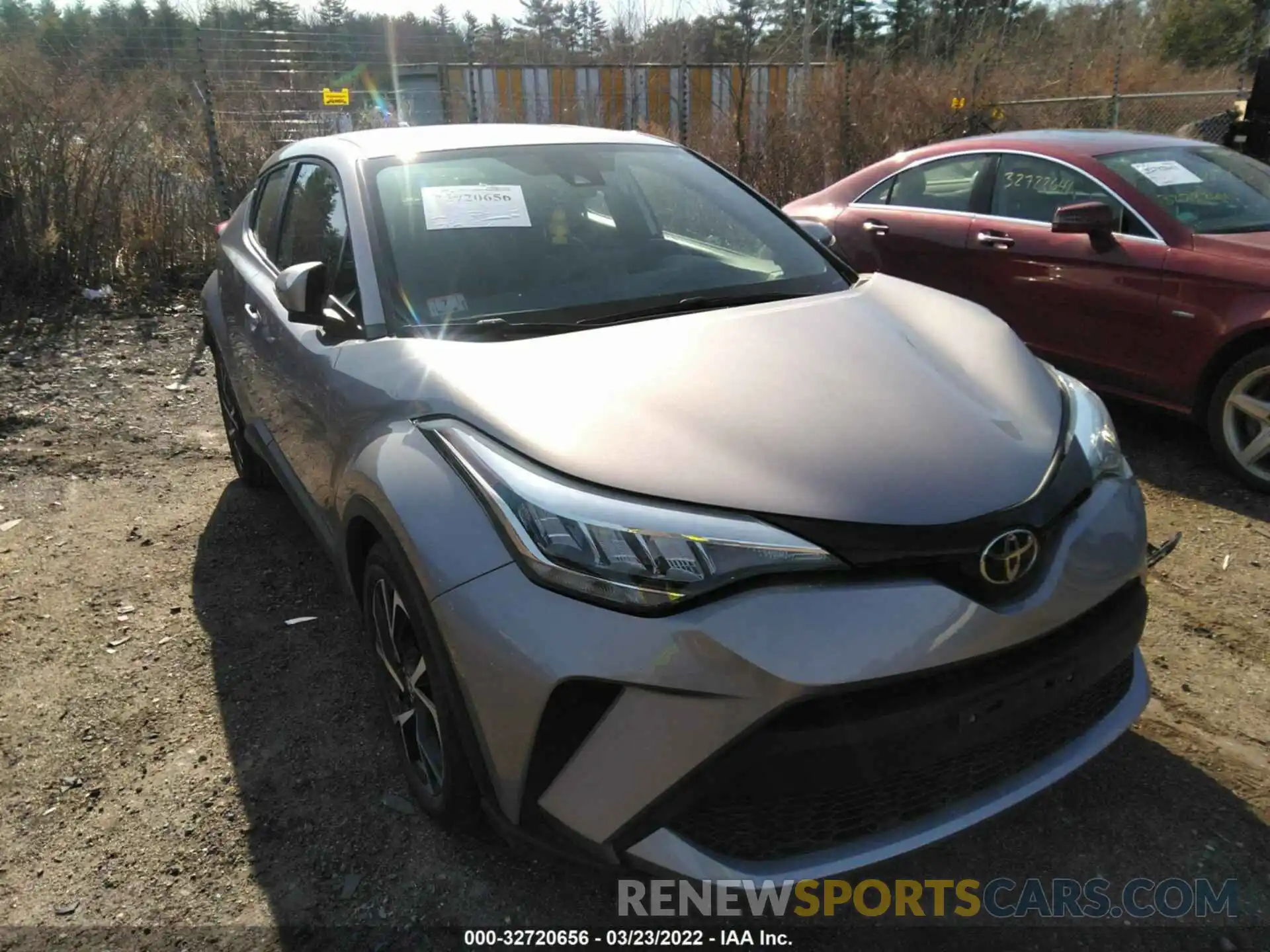 1 Photograph of a damaged car NMTKHMBX9LR103338 TOYOTA C-HR 2020