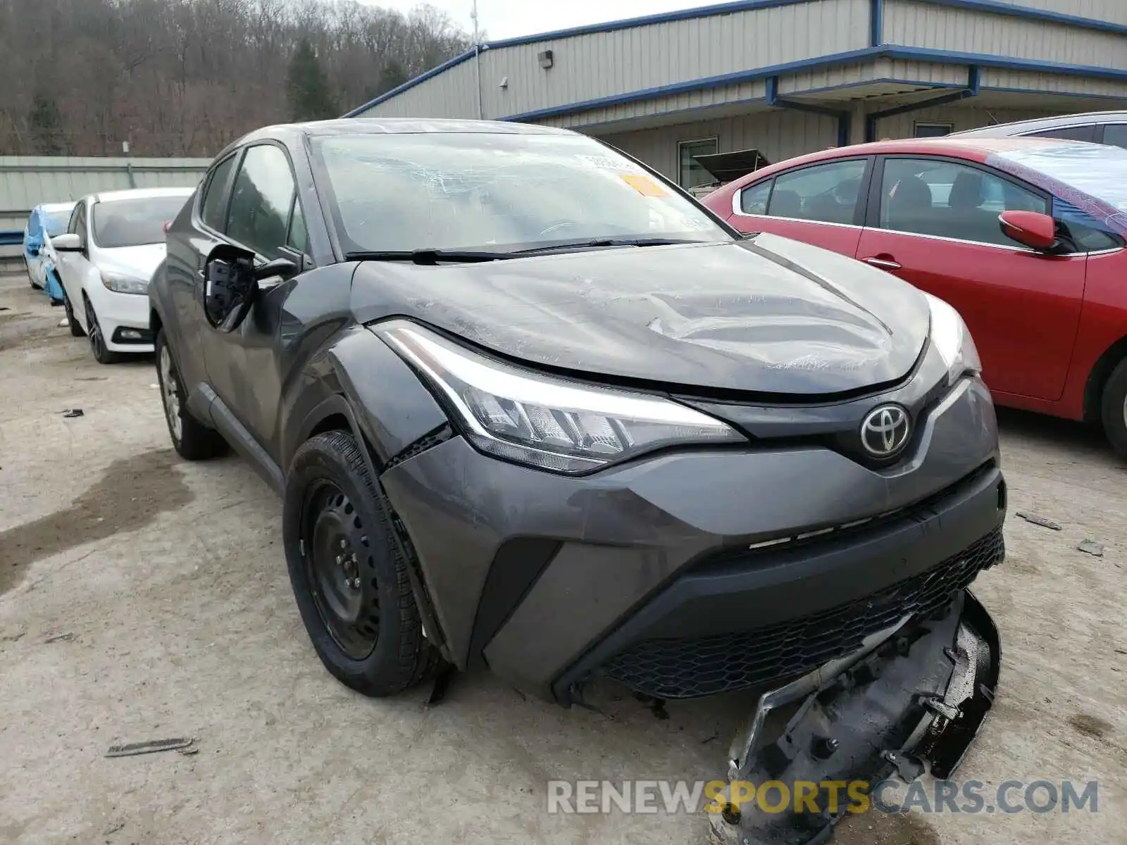 1 Photograph of a damaged car NMTKHMBX9LR105199 TOYOTA C-HR 2020