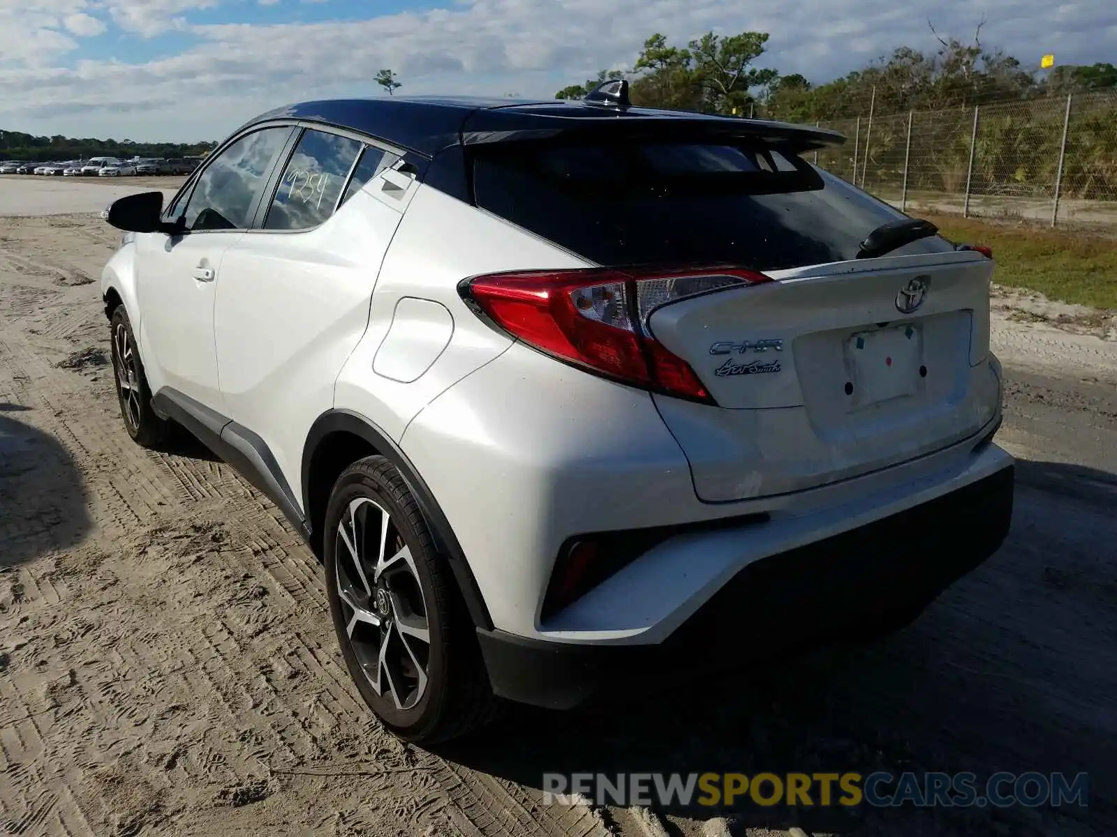 3 Photograph of a damaged car NMTKHMBX9LR105543 TOYOTA C-HR 2020