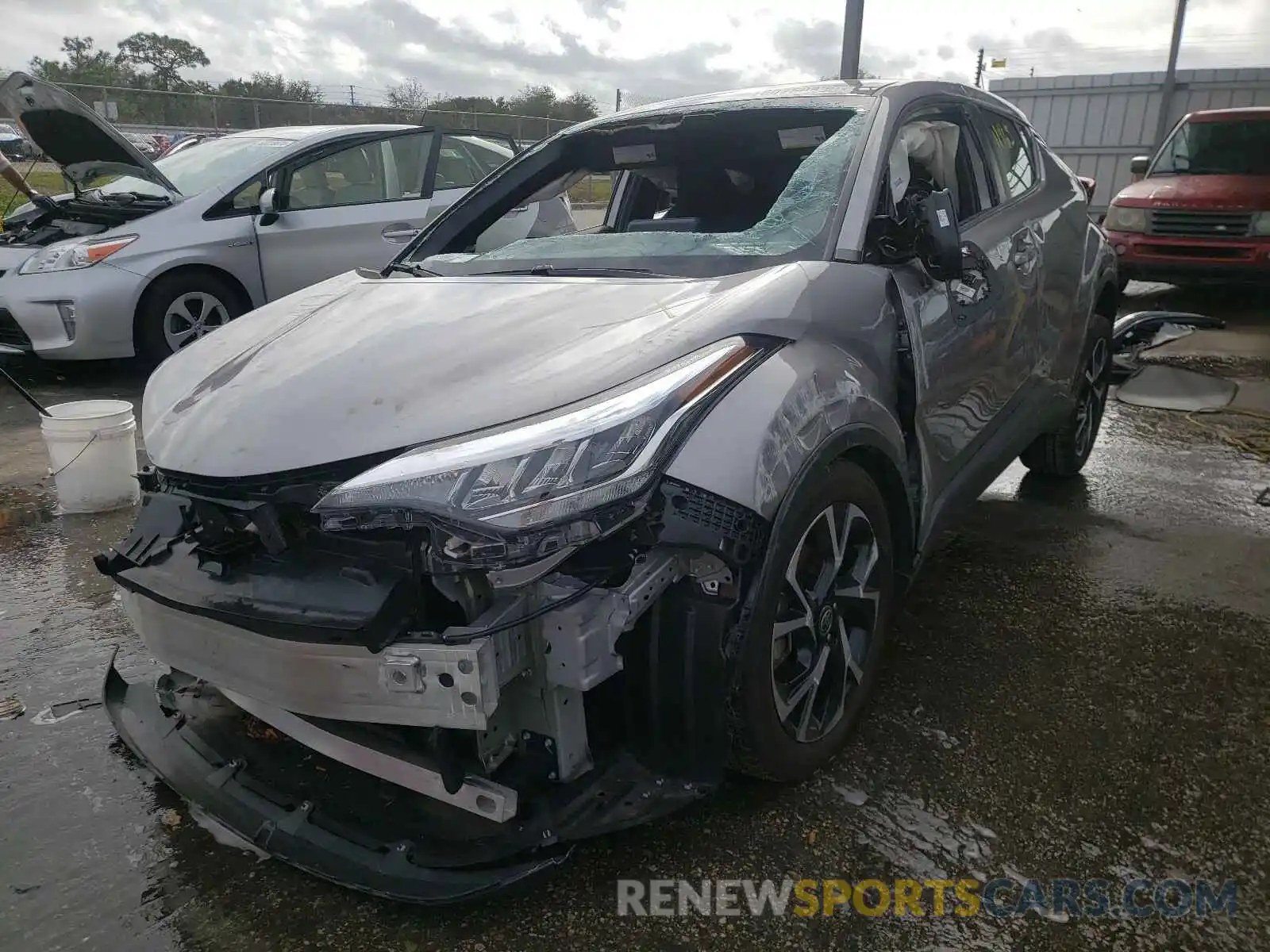 2 Photograph of a damaged car NMTKHMBX9LR105574 TOYOTA C-HR 2020