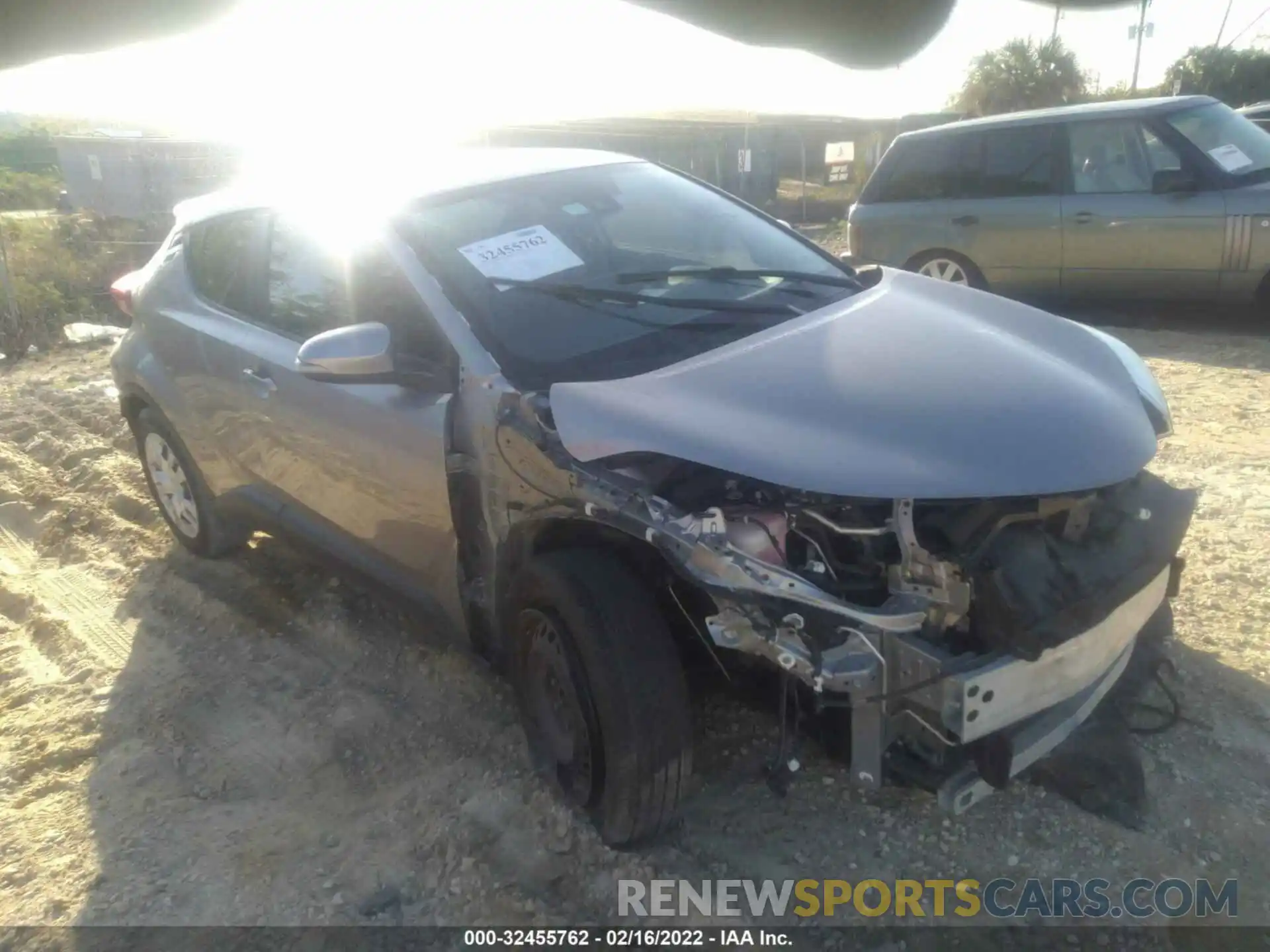 1 Photograph of a damaged car NMTKHMBX9LR106823 TOYOTA C-HR 2020