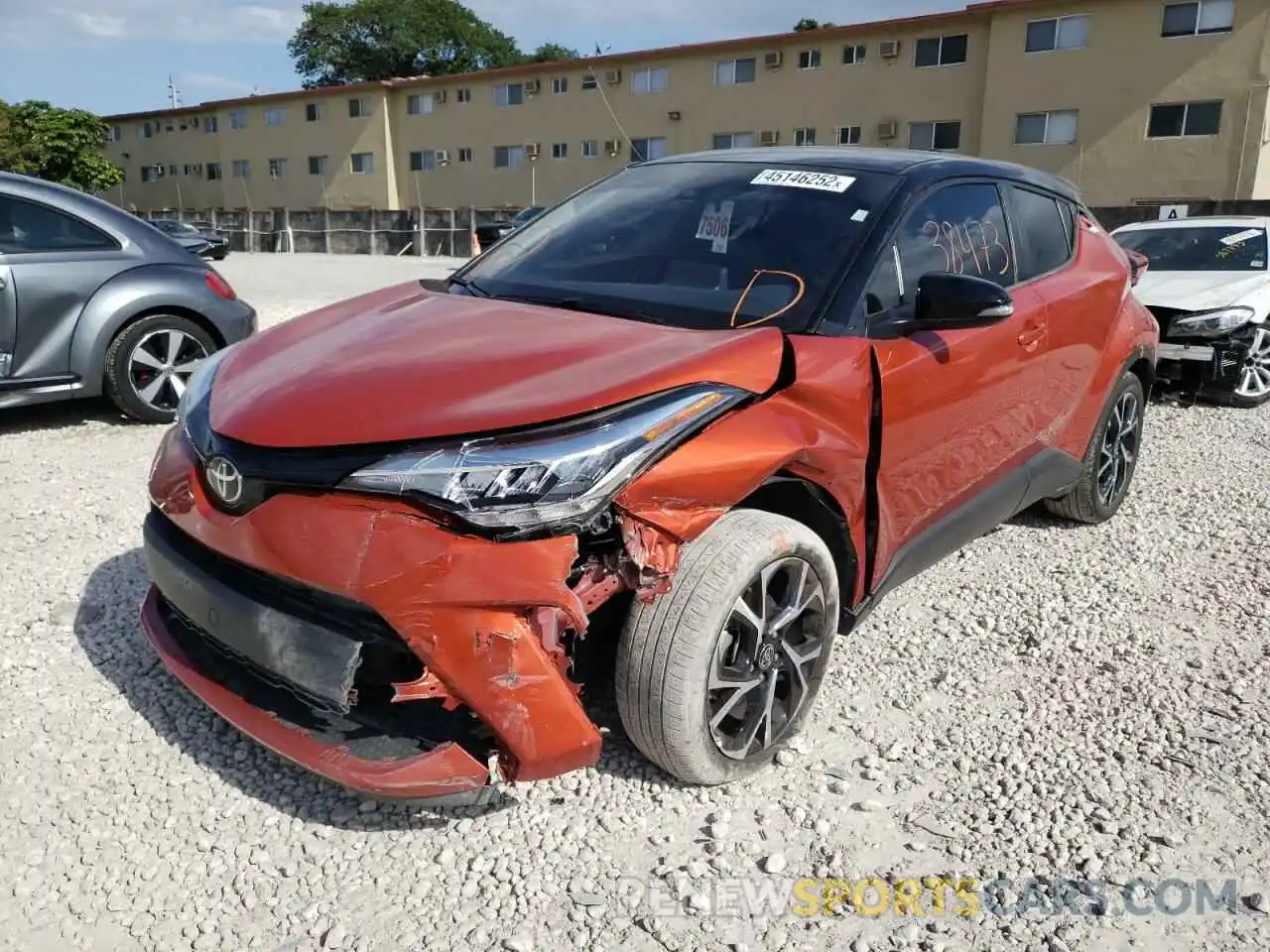 2 Фотография поврежденного автомобиля NMTKHMBX9LR107082 TOYOTA C-HR 2020