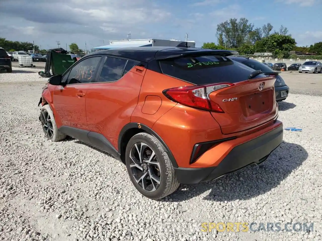 3 Photograph of a damaged car NMTKHMBX9LR107082 TOYOTA C-HR 2020