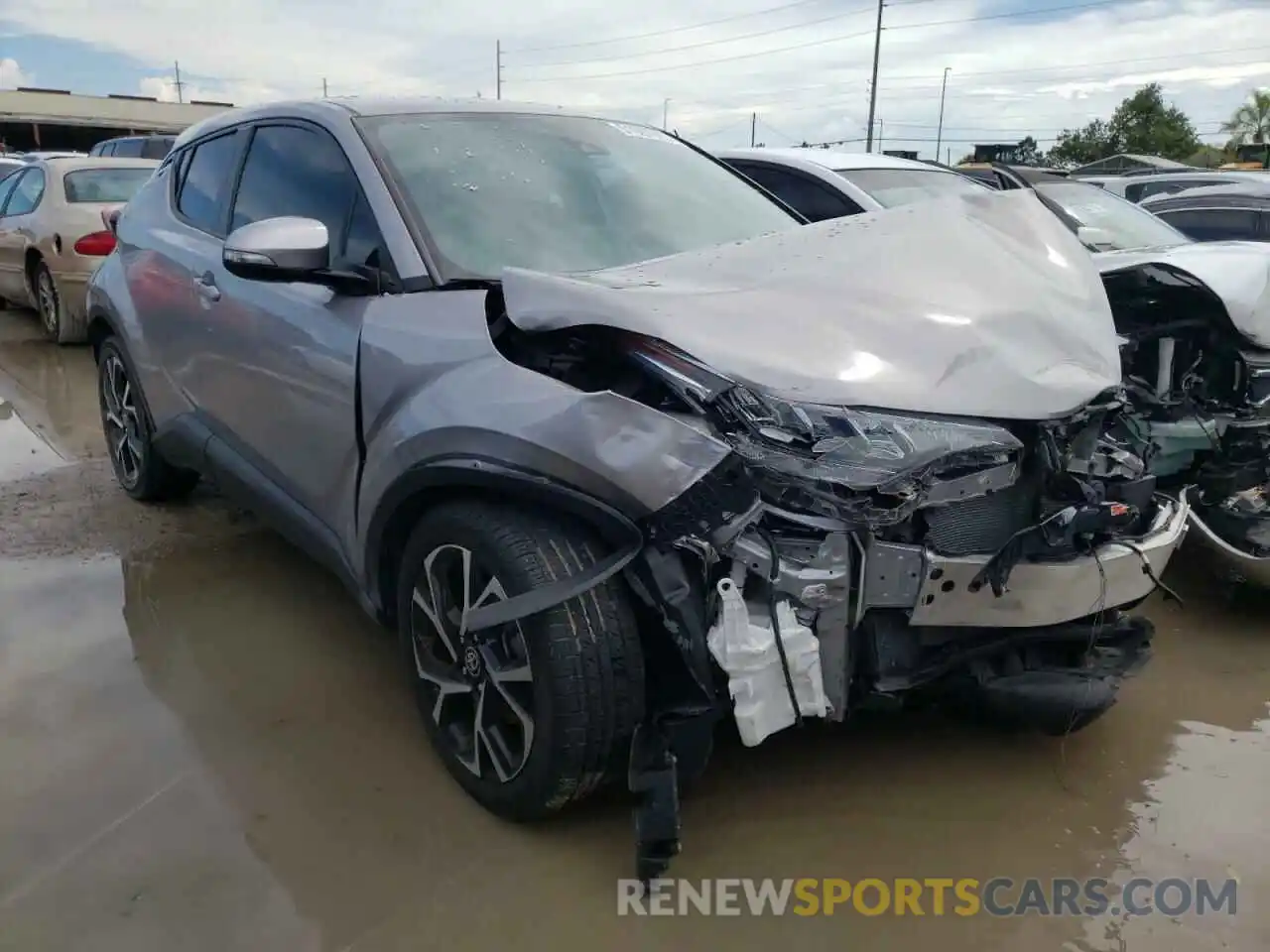 1 Photograph of a damaged car NMTKHMBX9LR109639 TOYOTA C-HR 2020