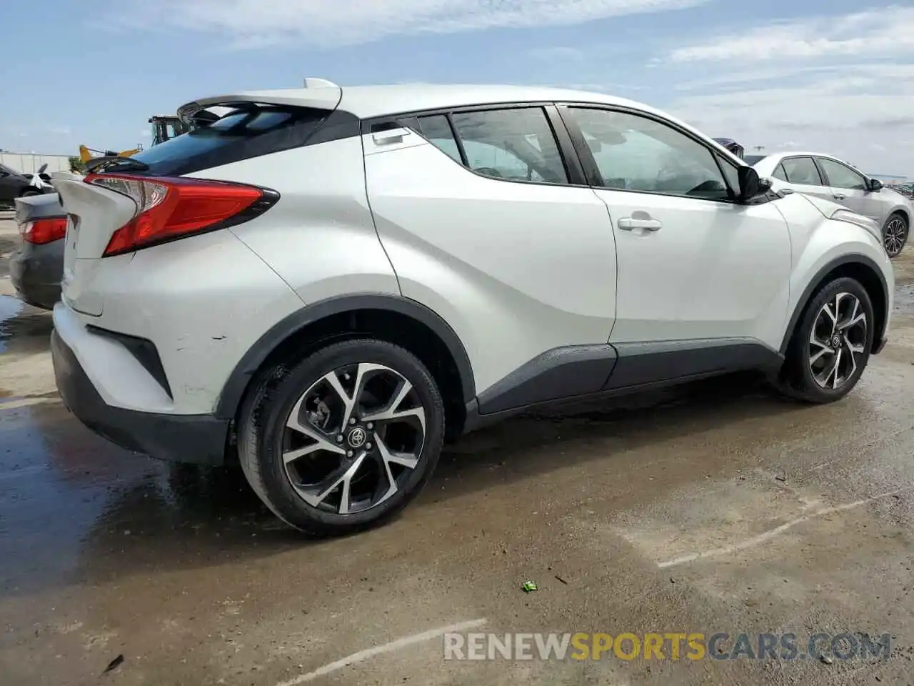 3 Photograph of a damaged car NMTKHMBX9LR109902 TOYOTA C-HR 2020