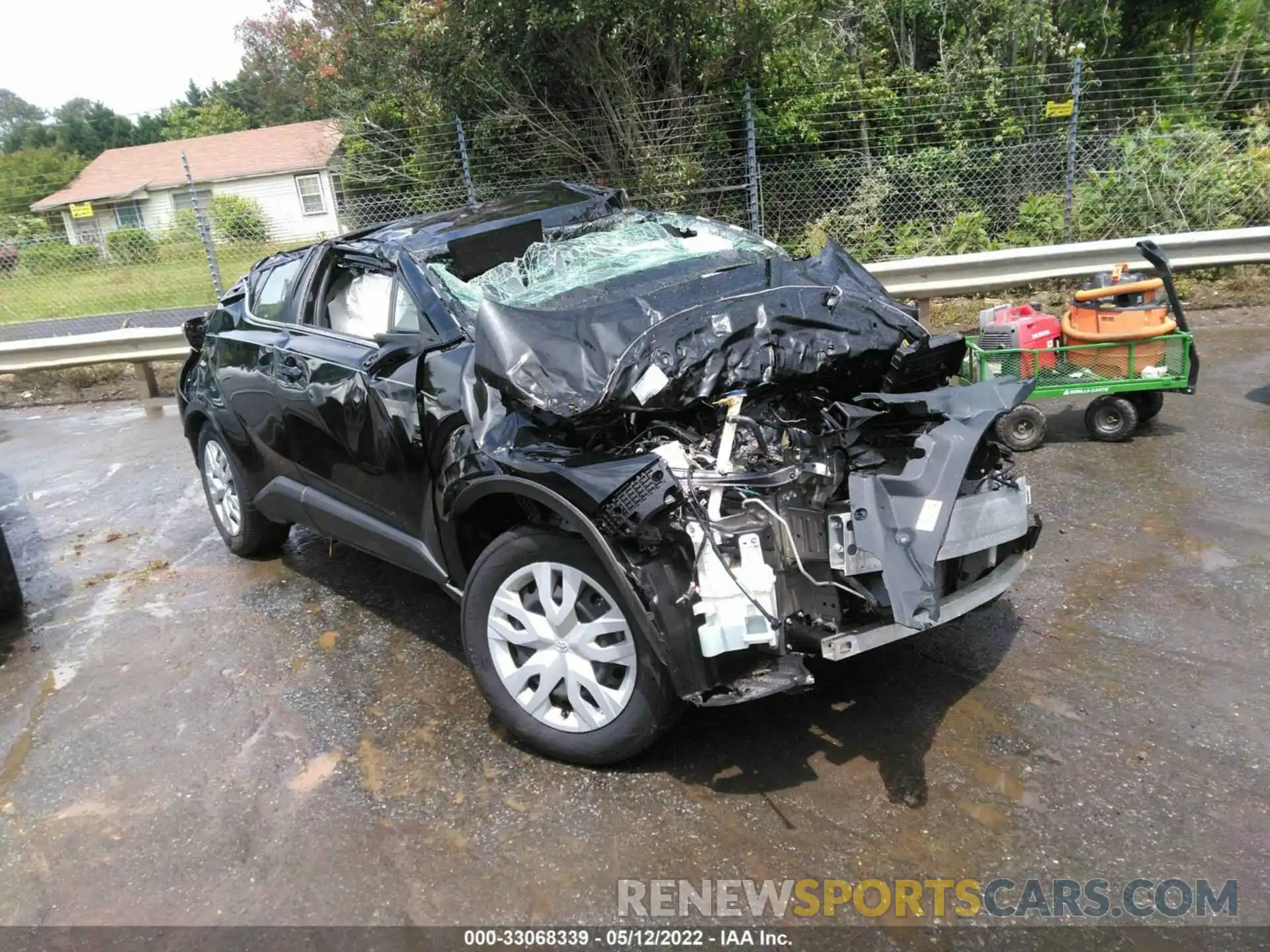 1 Photograph of a damaged car NMTKHMBX9LR115179 TOYOTA C-HR 2020