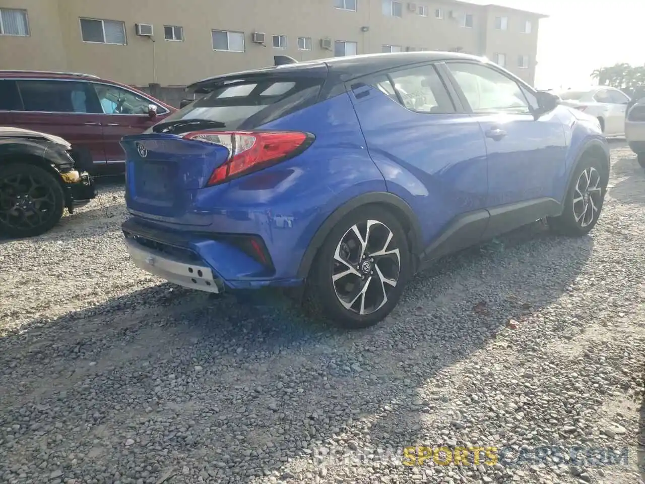 4 Фотография поврежденного автомобиля NMTKHMBXXLR104496 TOYOTA C-HR 2020