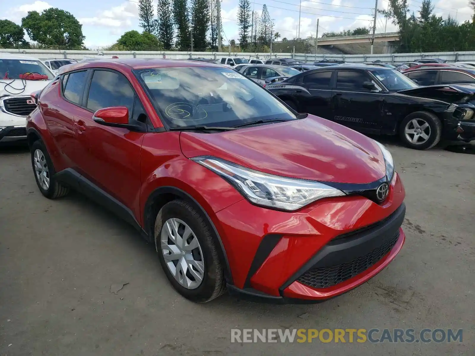 1 Photograph of a damaged car NMTKHMBXXLR104692 TOYOTA C-HR 2020