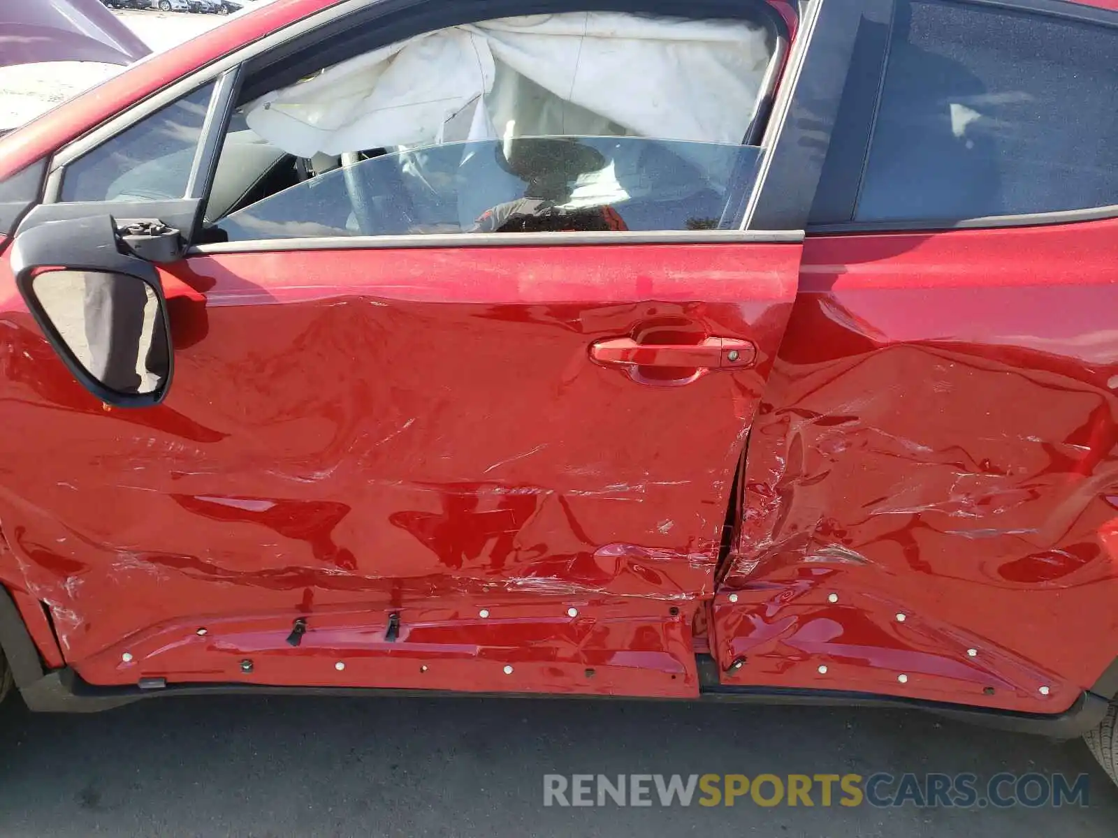 9 Photograph of a damaged car NMTKHMBXXLR104692 TOYOTA C-HR 2020