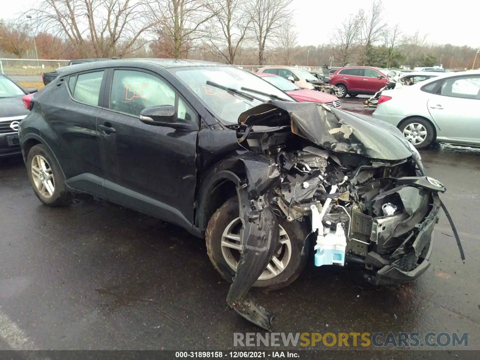 1 Photograph of a damaged car NMTKHMBXXLR109875 TOYOTA C-HR 2020