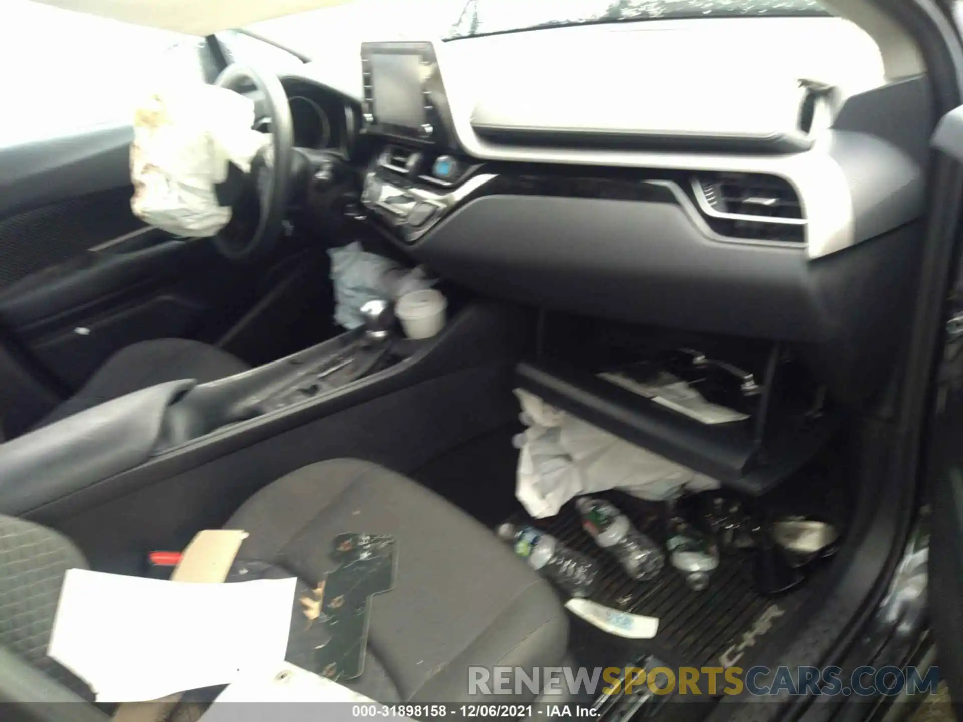 5 Photograph of a damaged car NMTKHMBXXLR109875 TOYOTA C-HR 2020