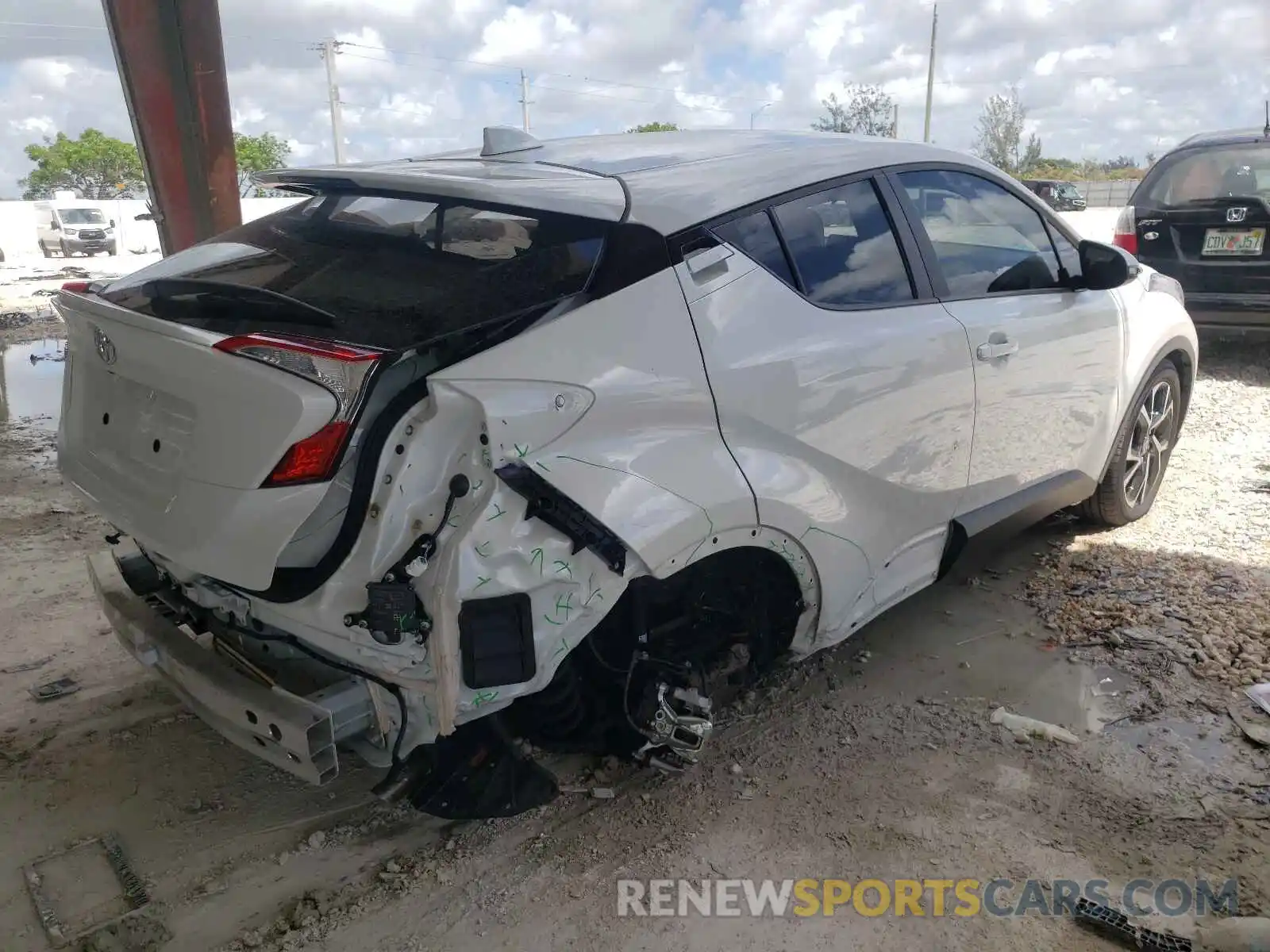 4 Photograph of a damaged car NMTKHMBXXLR114008 TOYOTA C-HR 2020