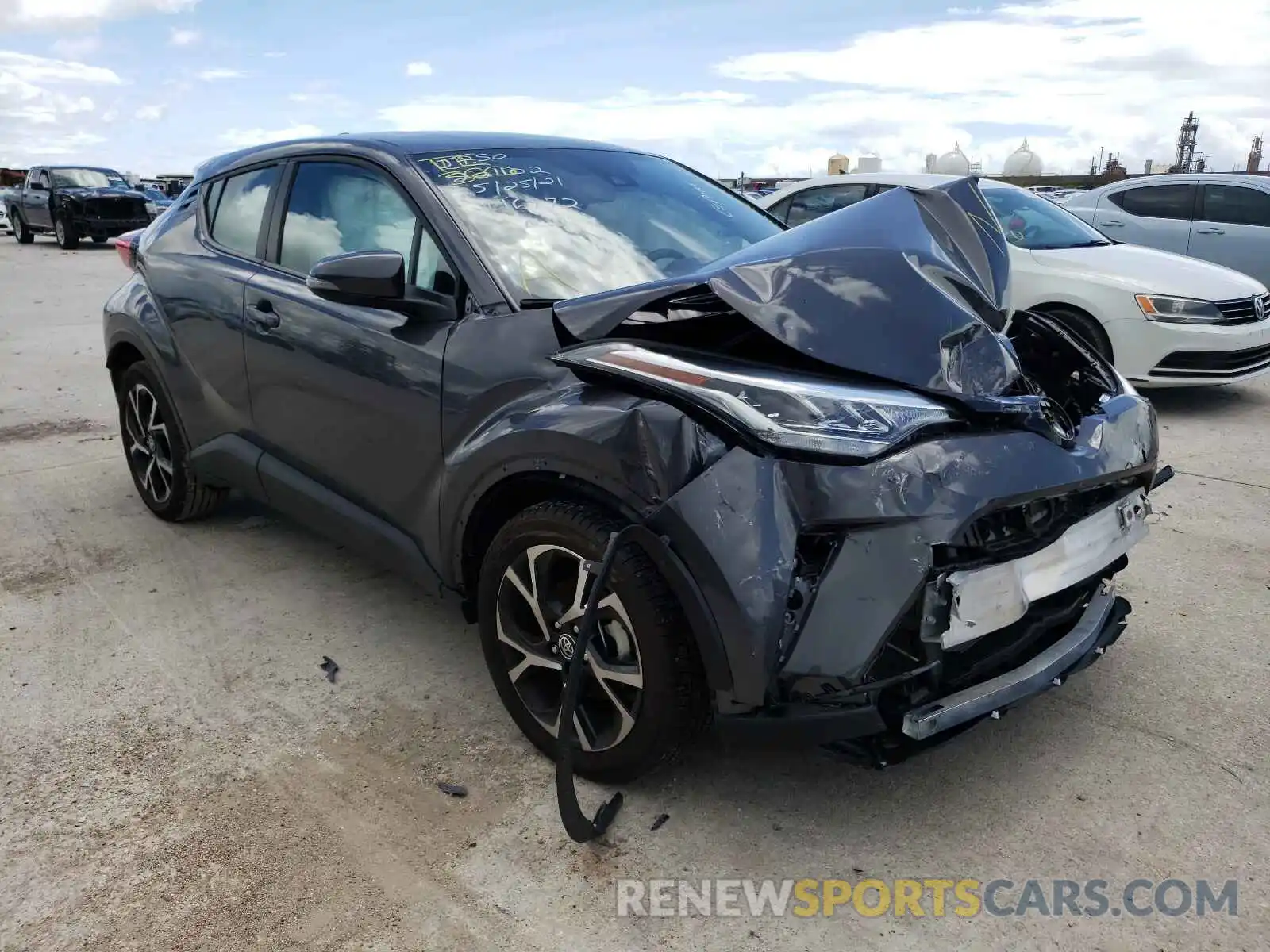 1 Photograph of a damaged car NMTKHMBXXLR116972 TOYOTA C-HR 2020