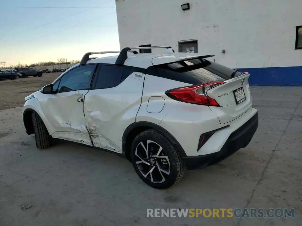 2 Photograph of a damaged car JTNKHMBX2M1095336 TOYOTA C-HR 2021