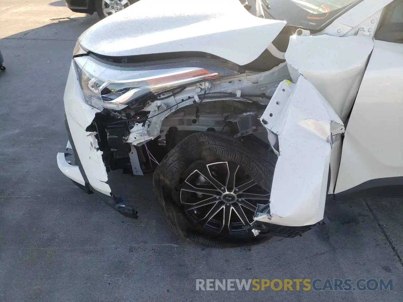 9 Photograph of a damaged car JTNKHMBX3M1109986 TOYOTA C-HR 2021