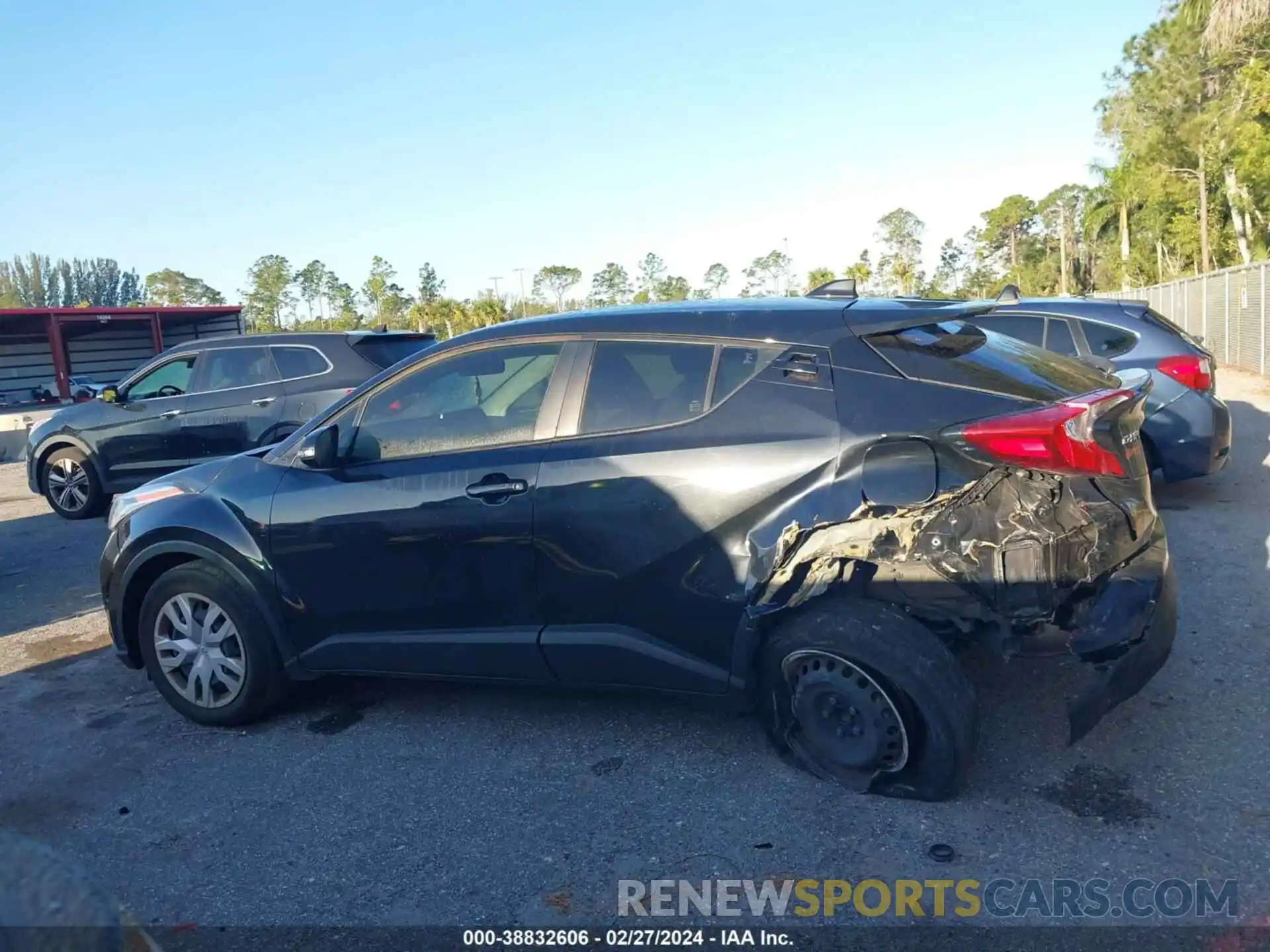 14 Photograph of a damaged car JTNKHMBX5M1095024 TOYOTA C-HR 2021