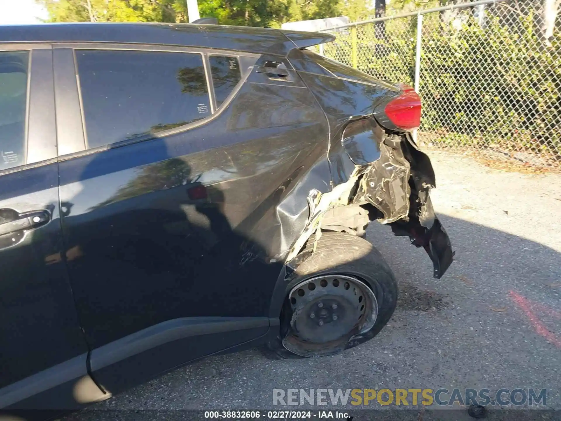 6 Photograph of a damaged car JTNKHMBX5M1095024 TOYOTA C-HR 2021