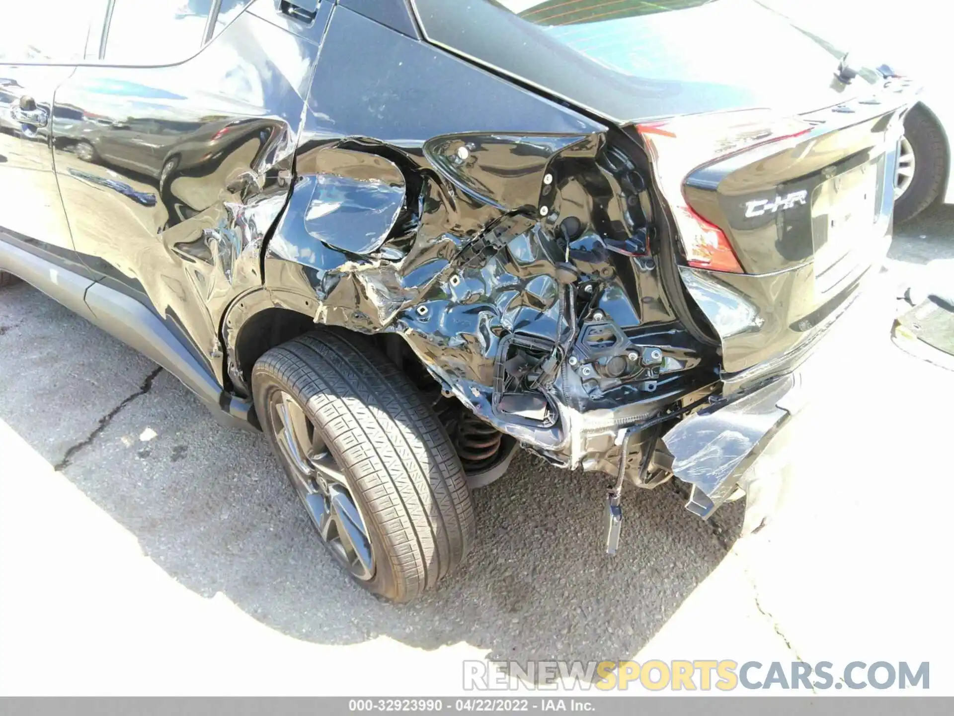 6 Photograph of a damaged car JTNKHMBX5M1104188 TOYOTA C-HR 2021