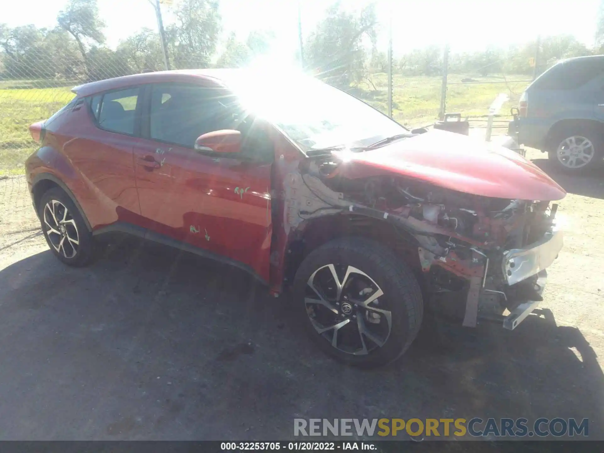 1 Photograph of a damaged car JTNKHMBX6M1104748 TOYOTA C-HR 2021