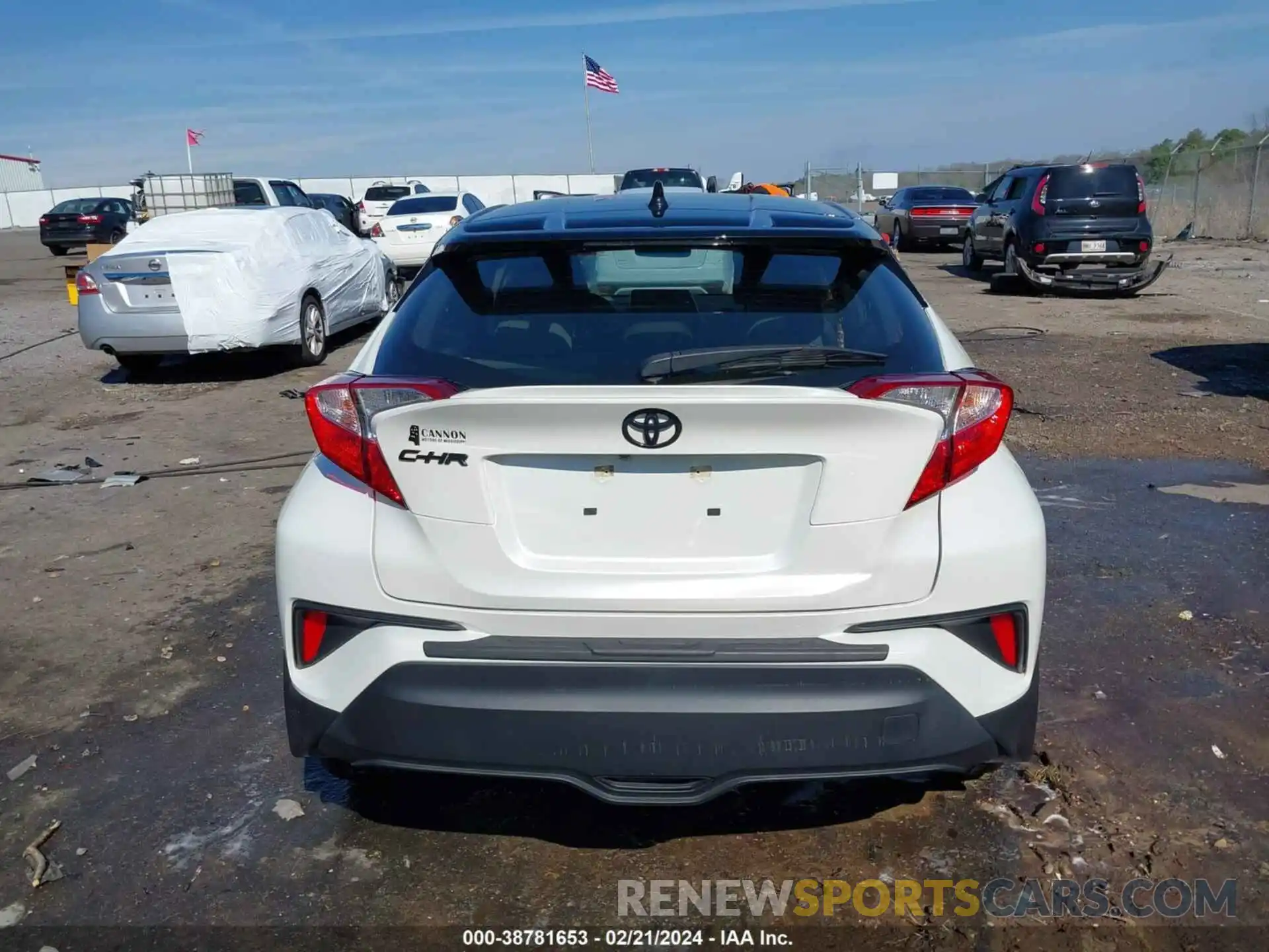 17 Photograph of a damaged car JTNKHMBX6M1113496 TOYOTA C-HR 2021