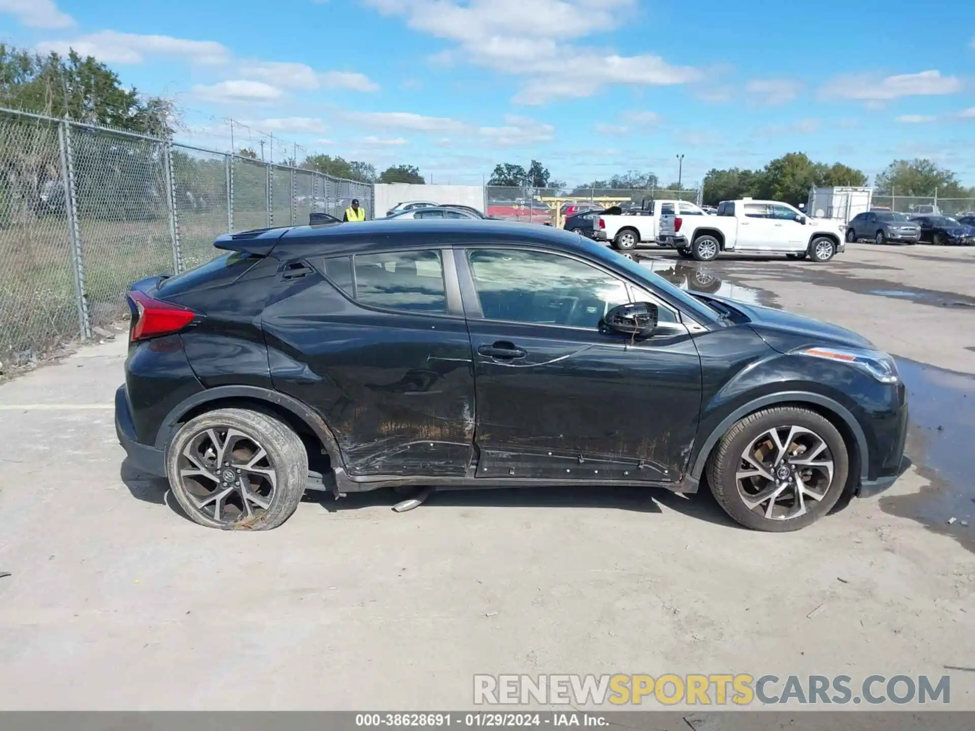 13 Photograph of a damaged car JTNKHMBX7M1095798 TOYOTA C-HR 2021