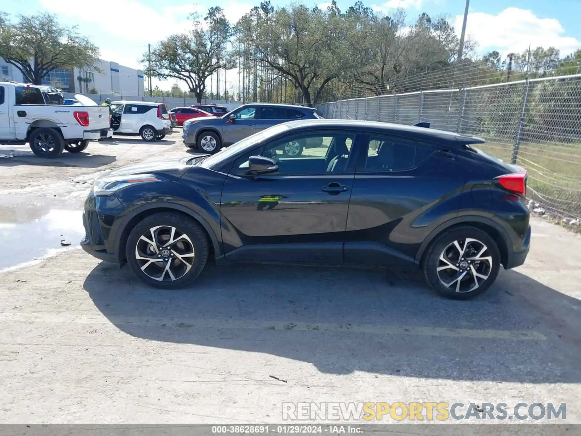 14 Photograph of a damaged car JTNKHMBX7M1095798 TOYOTA C-HR 2021