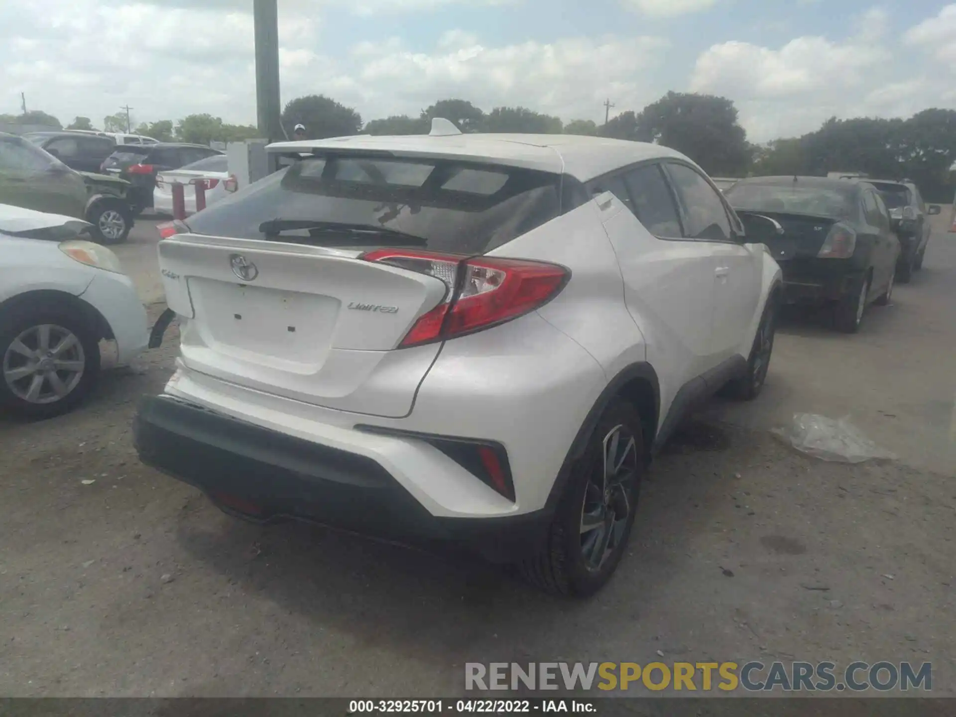 4 Photograph of a damaged car JTNKHMBX7M1103625 TOYOTA C-HR 2021