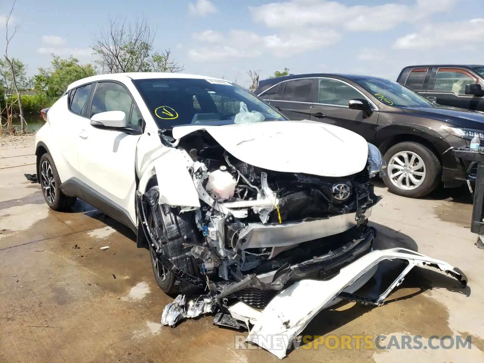 1 Photograph of a damaged car JTNKHMBX7M1105391 TOYOTA C-HR 2021