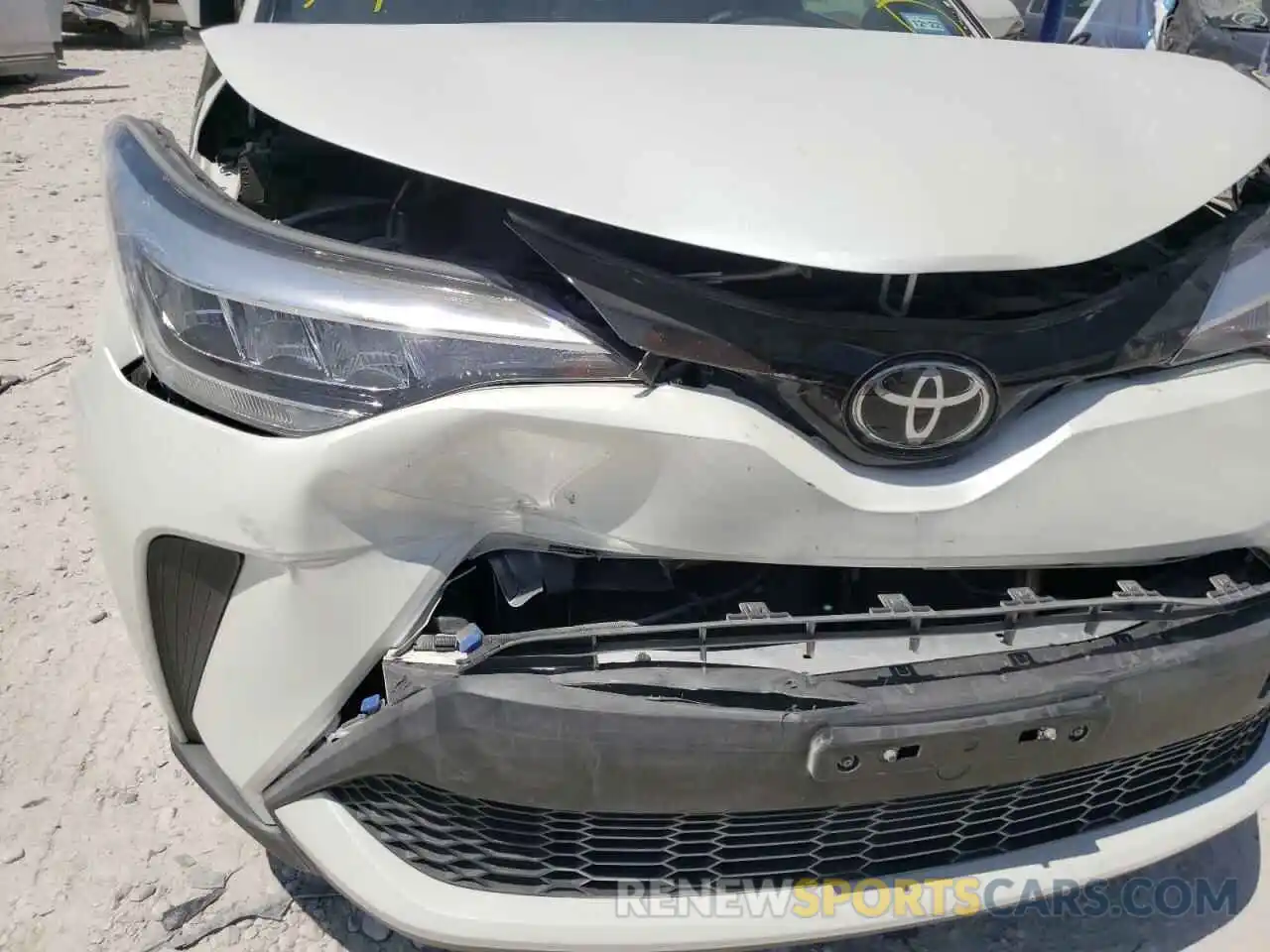 9 Photograph of a damaged car JTNKHMBX8M1104332 TOYOTA C-HR 2021