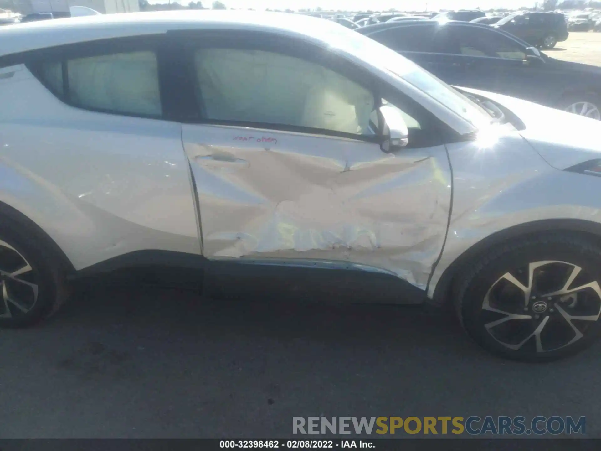 6 Photograph of a damaged car JTNKHMBX9M1098704 TOYOTA C-HR 2021