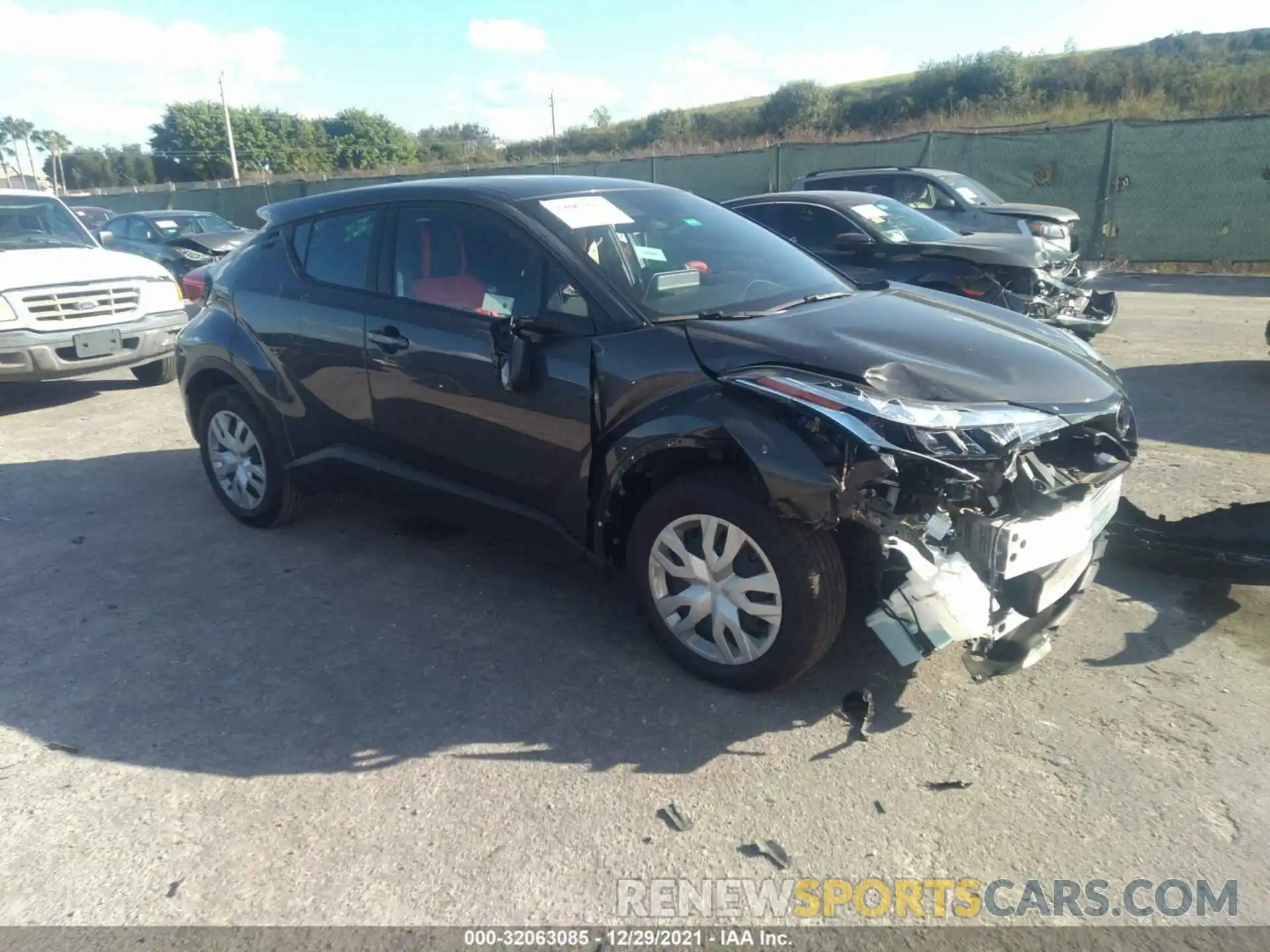 1 Photograph of a damaged car NMTKHMBX1MR126386 TOYOTA C-HR 2021