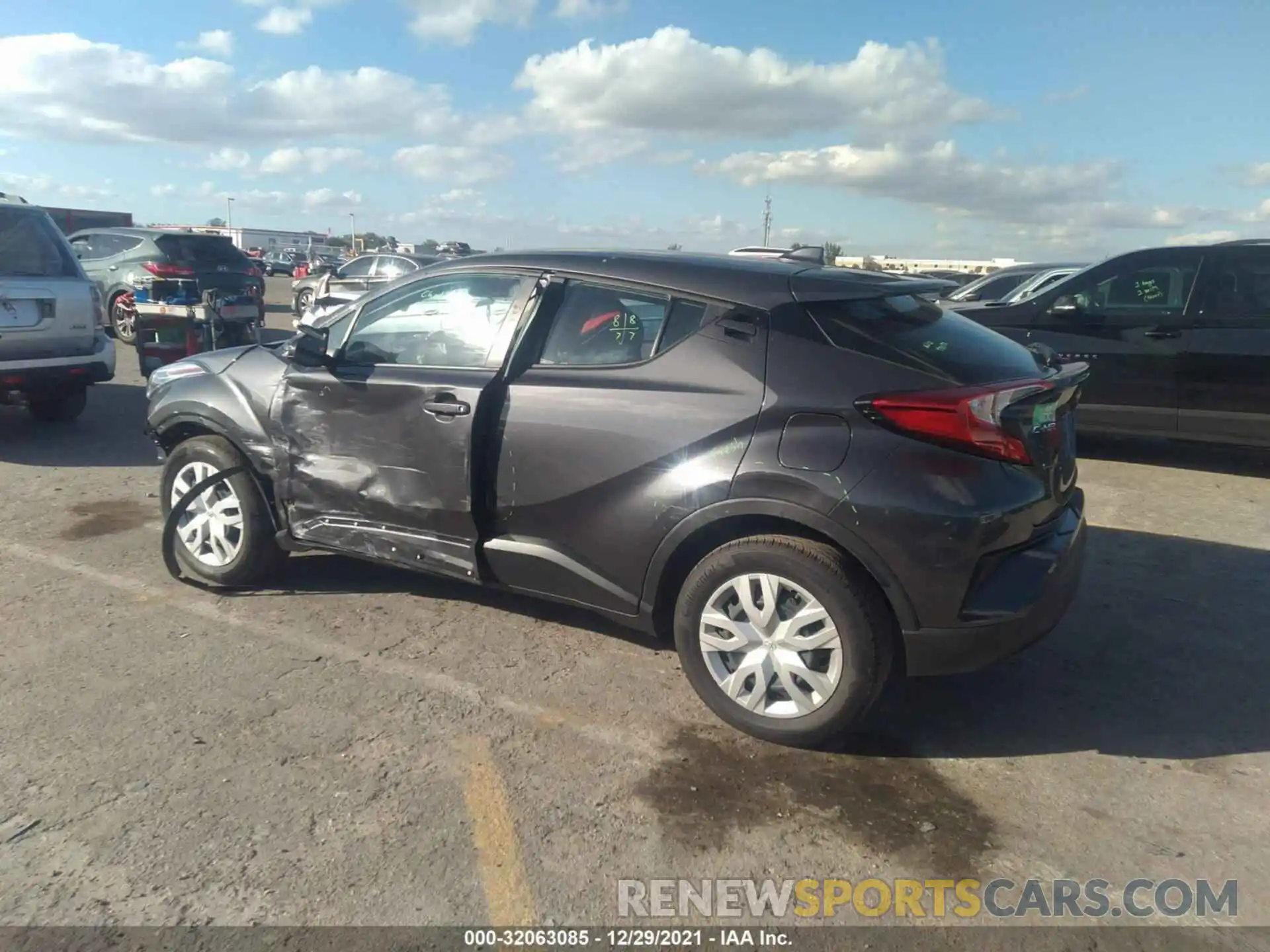 3 Photograph of a damaged car NMTKHMBX1MR126386 TOYOTA C-HR 2021