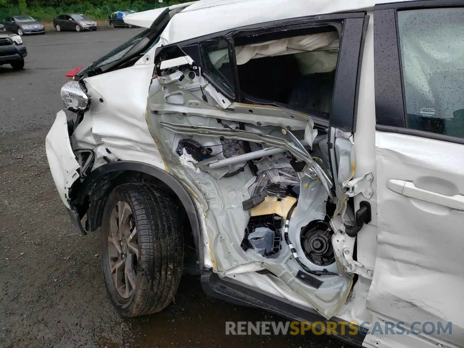 9 Photograph of a damaged car NMTKHMBX2MR124842 TOYOTA C-HR 2021