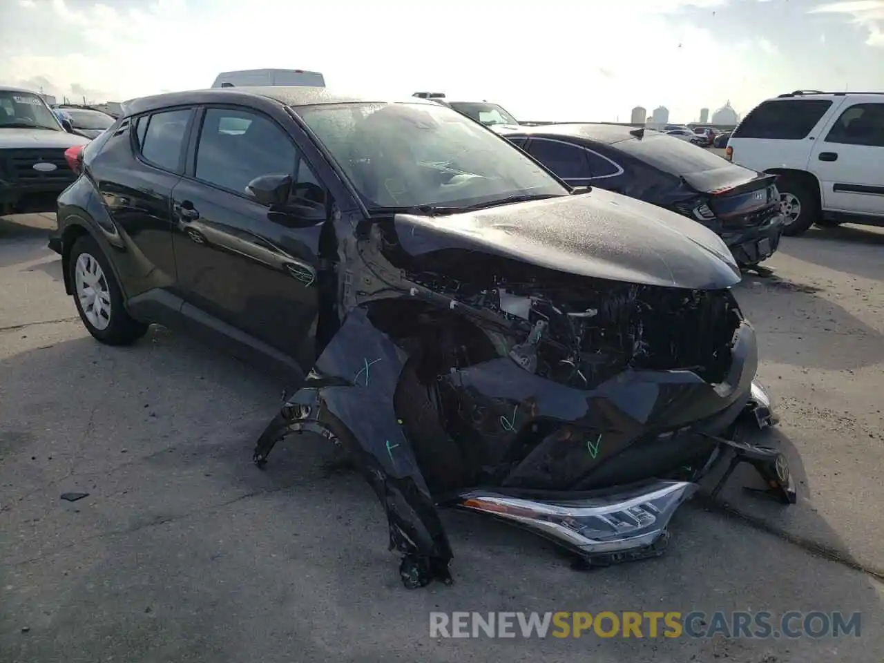 1 Photograph of a damaged car NMTKHMBX5MR136726 TOYOTA C-HR 2021