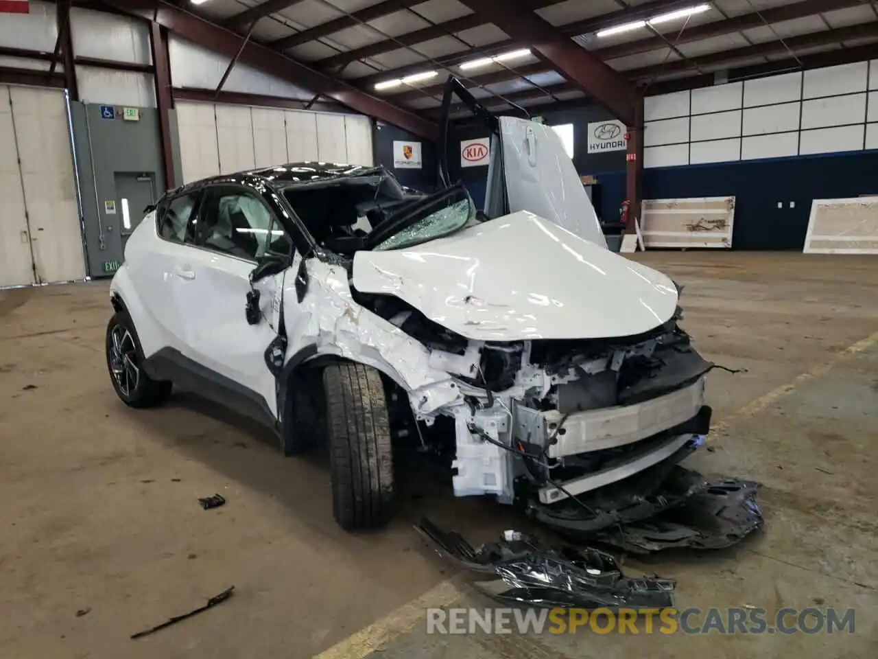 1 Photograph of a damaged car NMTKHMBX7MR120964 TOYOTA C-HR 2021