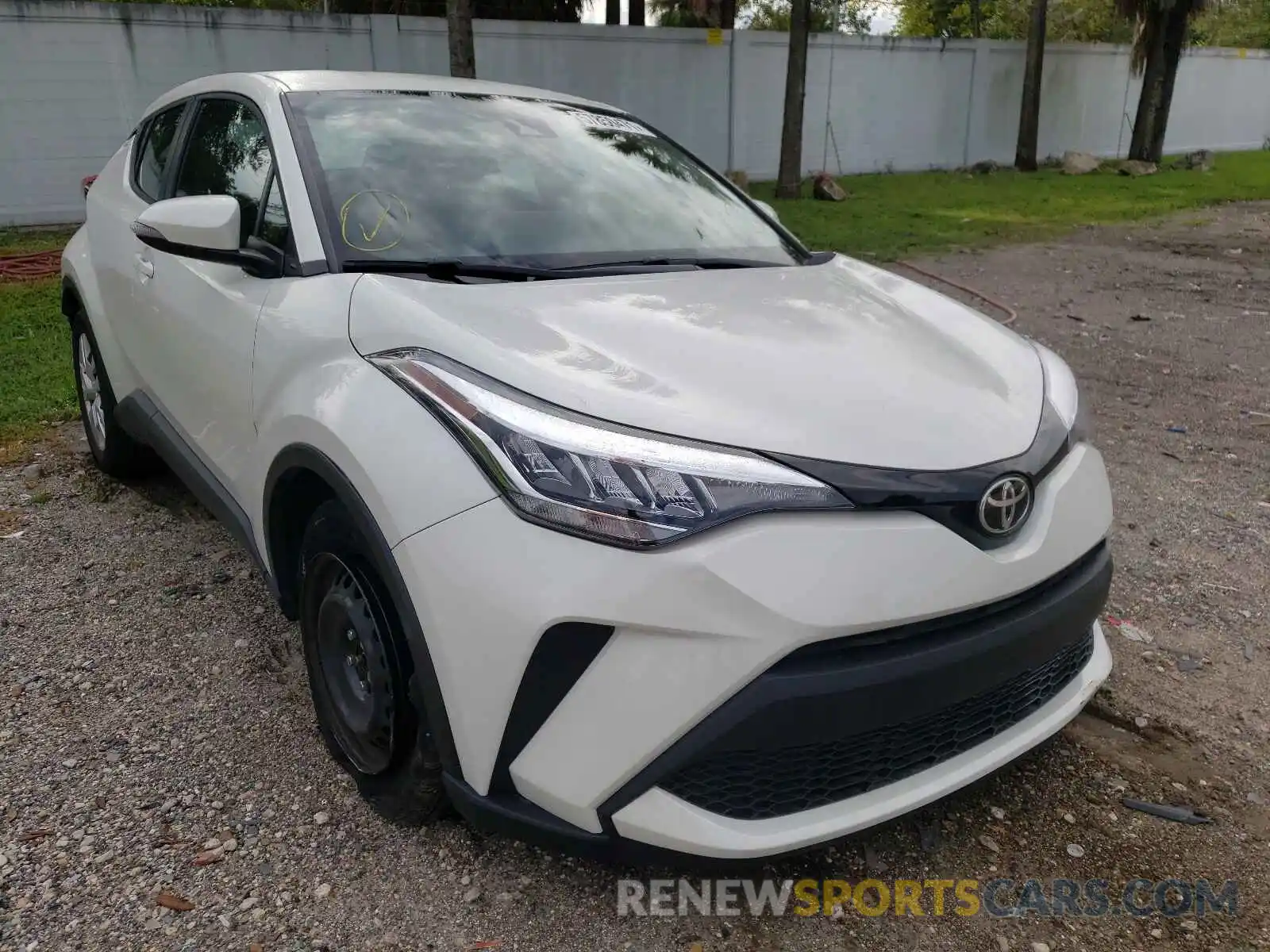 1 Photograph of a damaged car NMTKHMBX7MR127848 TOYOTA C-HR 2021