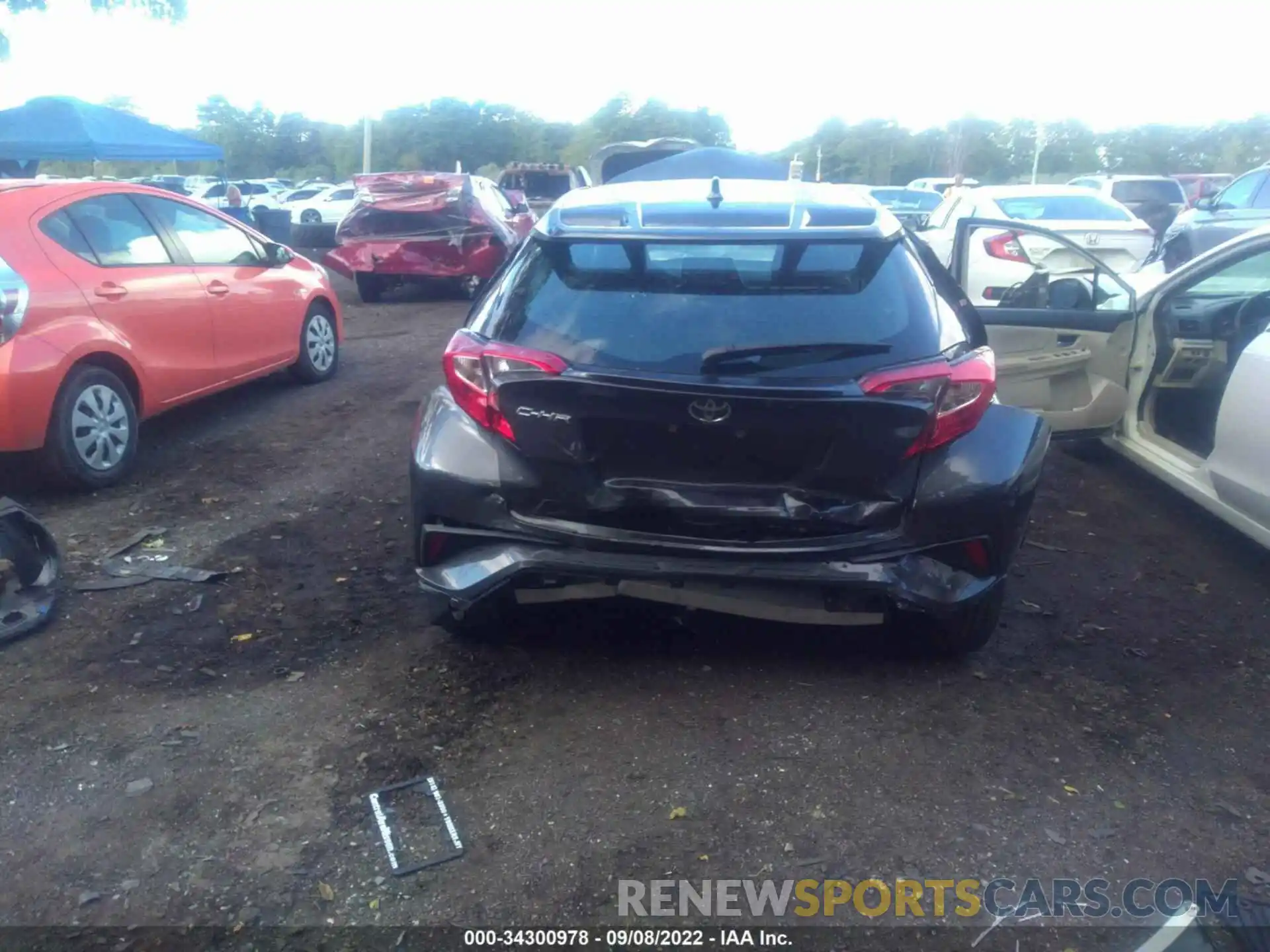 6 Photograph of a damaged car NMTKHMBX8MR119970 TOYOTA C-HR 2021