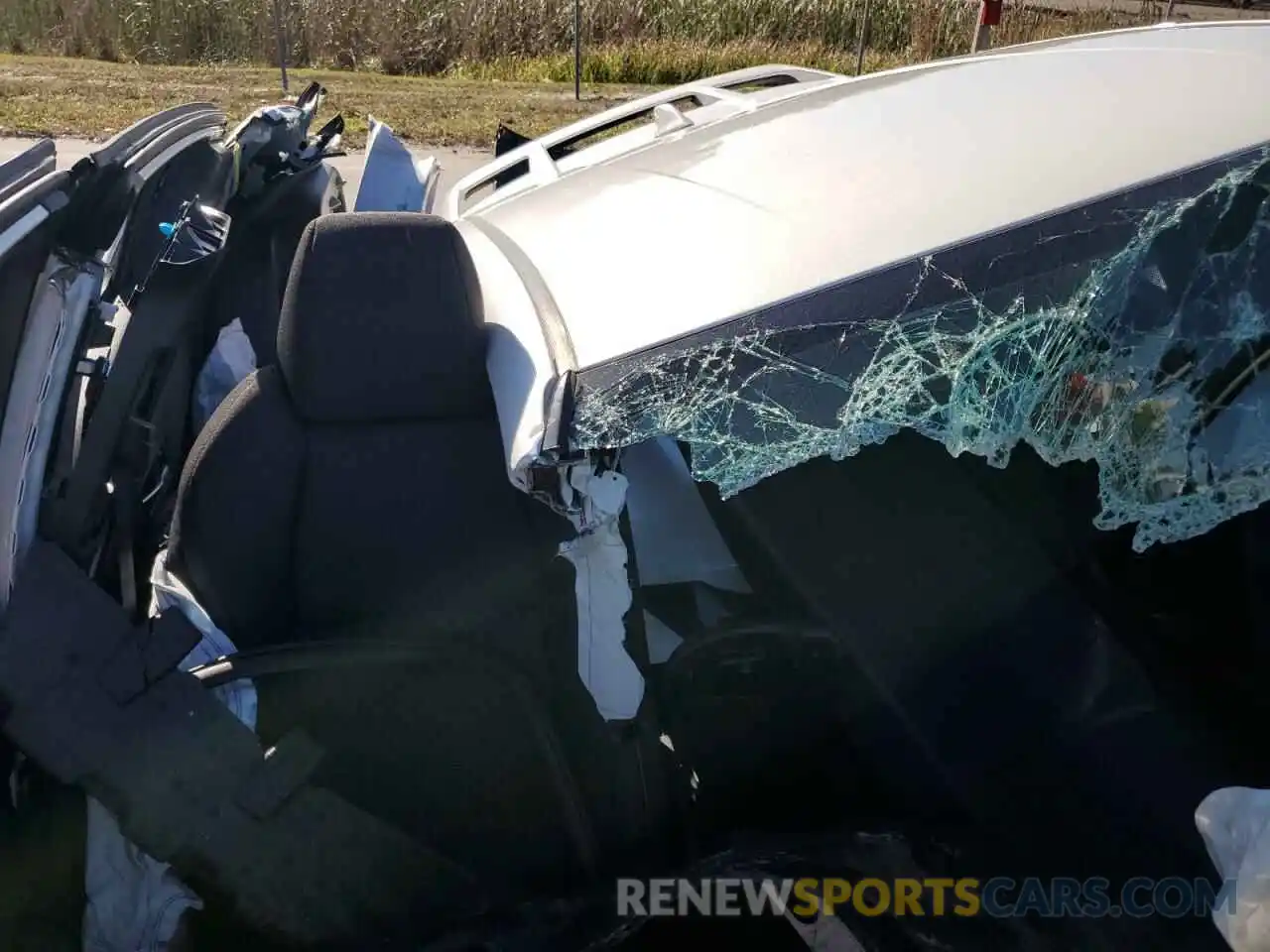 10 Photograph of a damaged car NMTKHMBX8MR124084 TOYOTA C-HR 2021