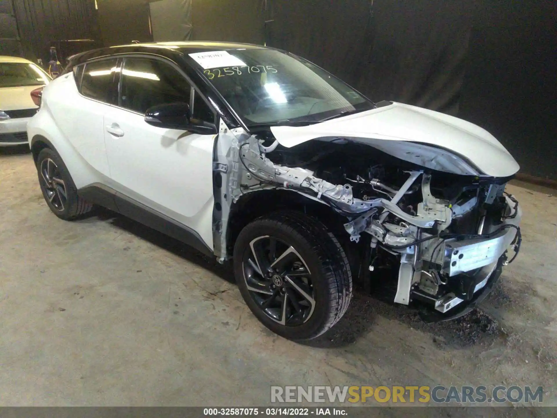 1 Photograph of a damaged car NMTKHMBX8MR134257 TOYOTA C-HR 2021