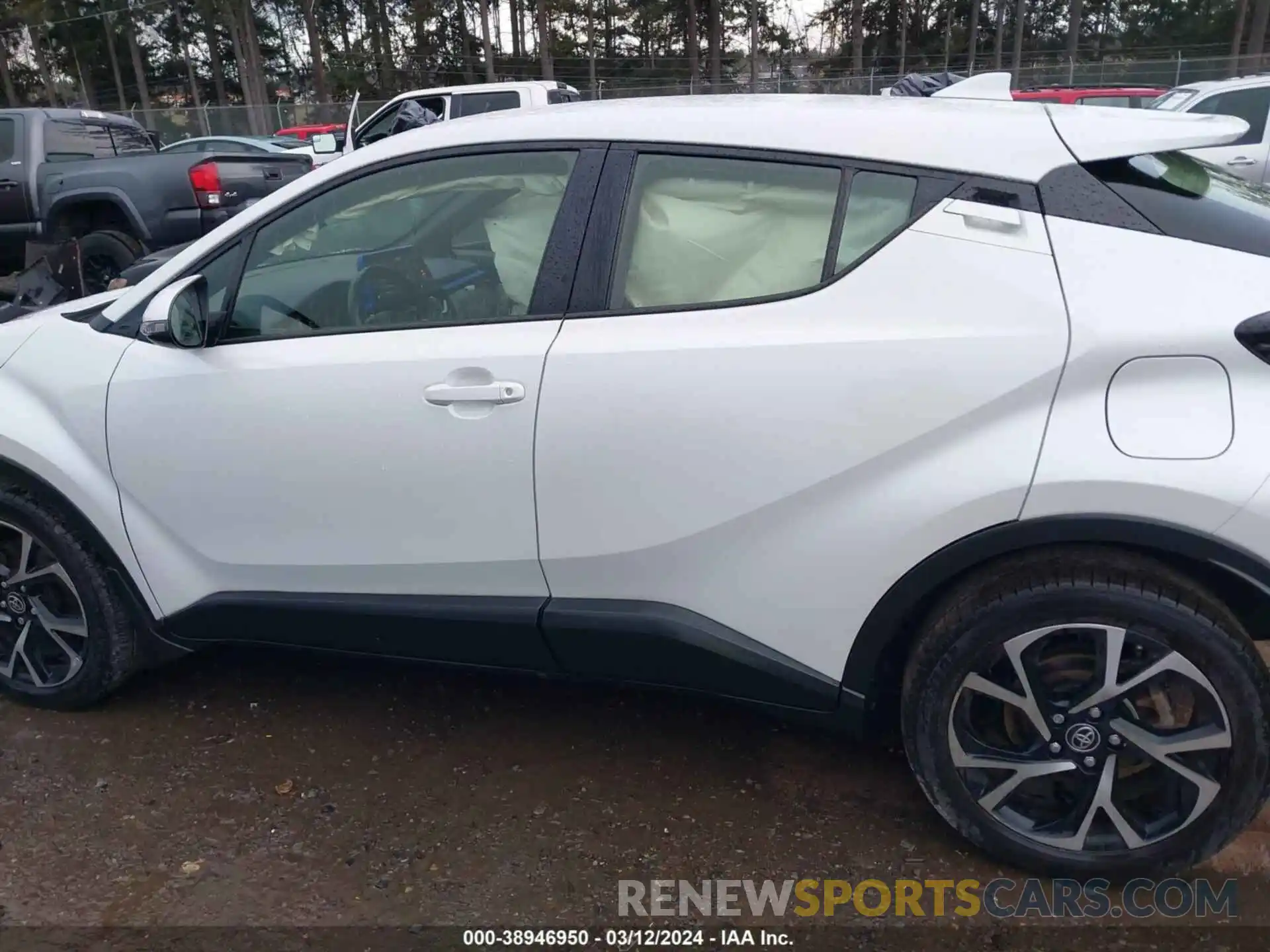 14 Photograph of a damaged car JTNKHMBX5N1133515 TOYOTA C-HR 2022