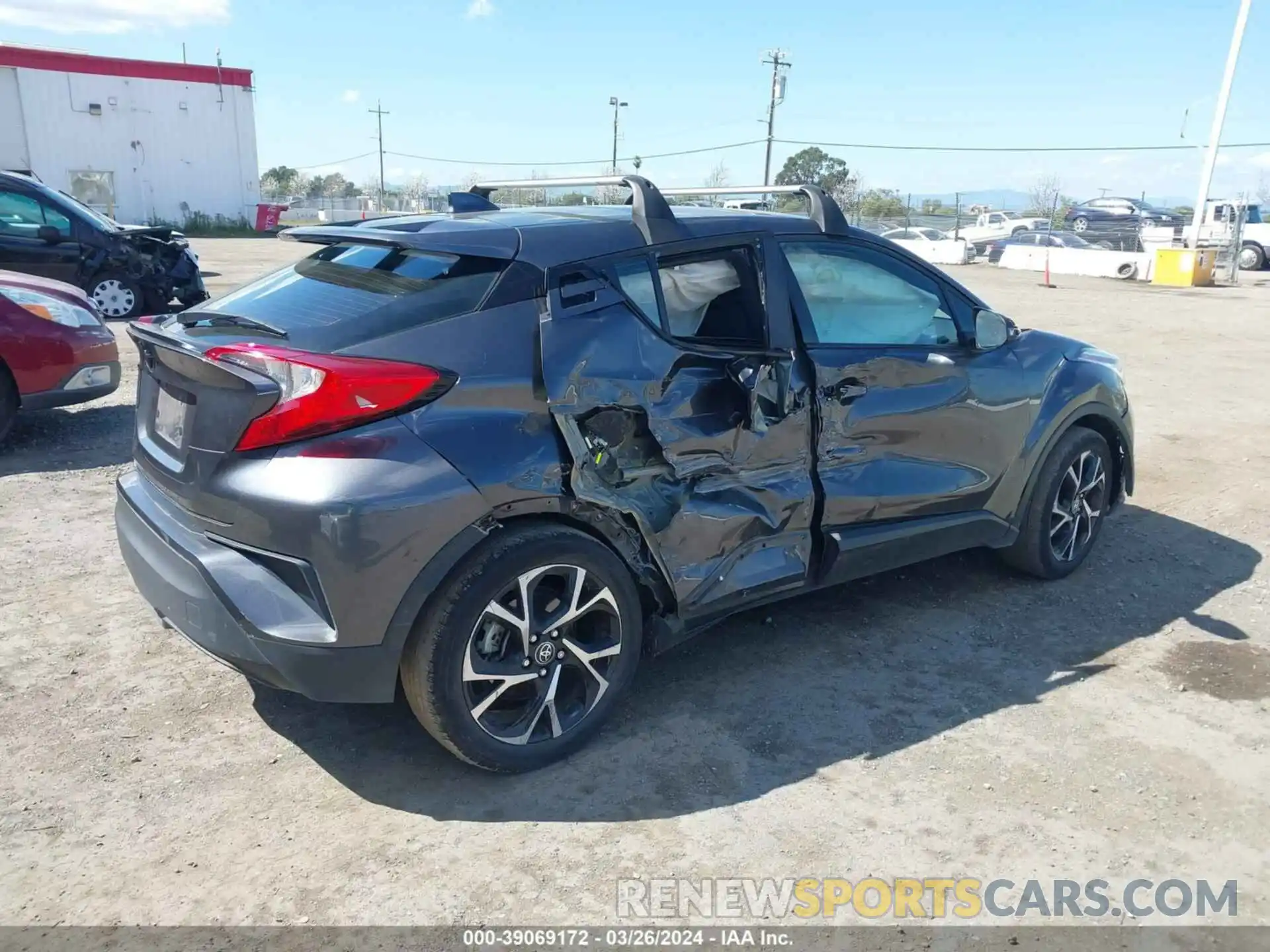 4 Photograph of a damaged car NMTKHMBX6NR141354 TOYOTA C-HR 2022