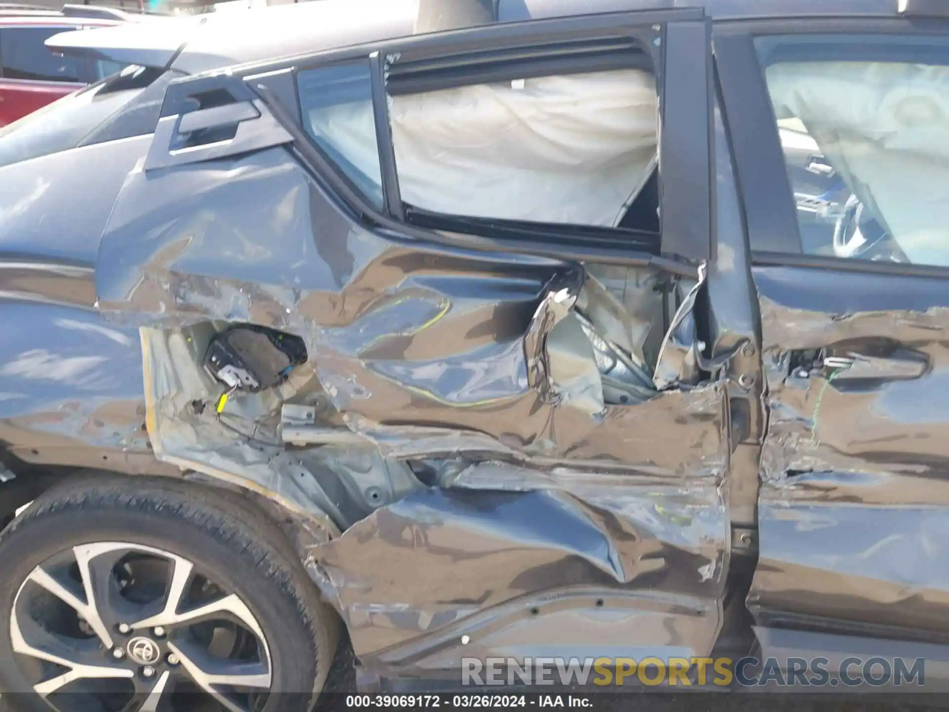 6 Photograph of a damaged car NMTKHMBX6NR141354 TOYOTA C-HR 2022