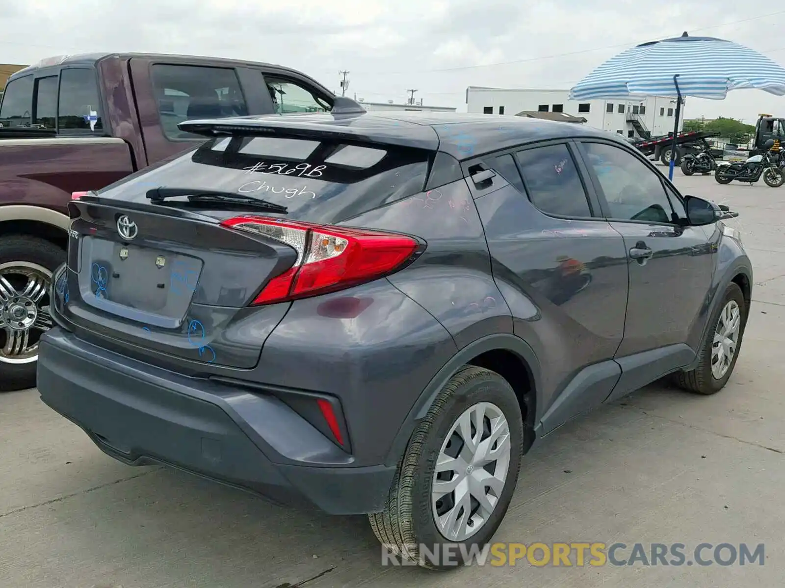 4 Photograph of a damaged car JTNKHMBX0K1032135 TOYOTA C-HR XLE 2019