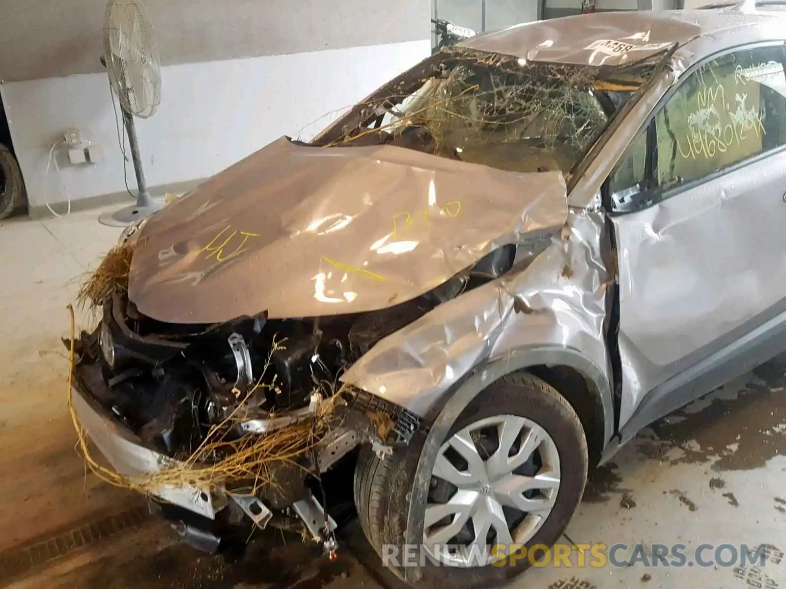 9 Photograph of a damaged car JTNKHMBX1K1033214 TOYOTA C-HR XLE 2019